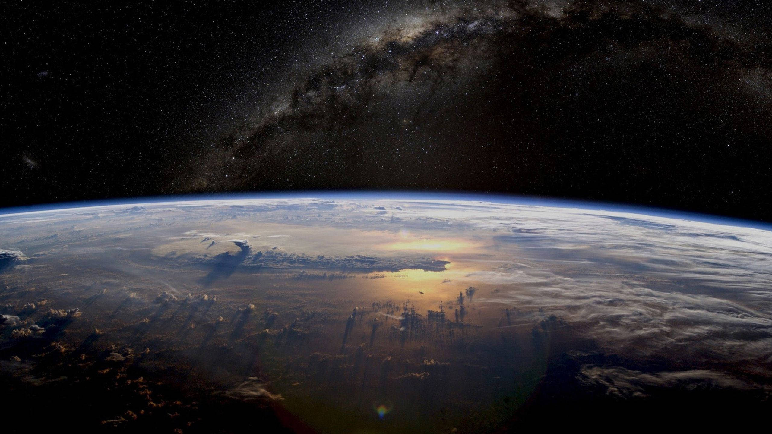 1440p HD 太空中的行星 壁紙
