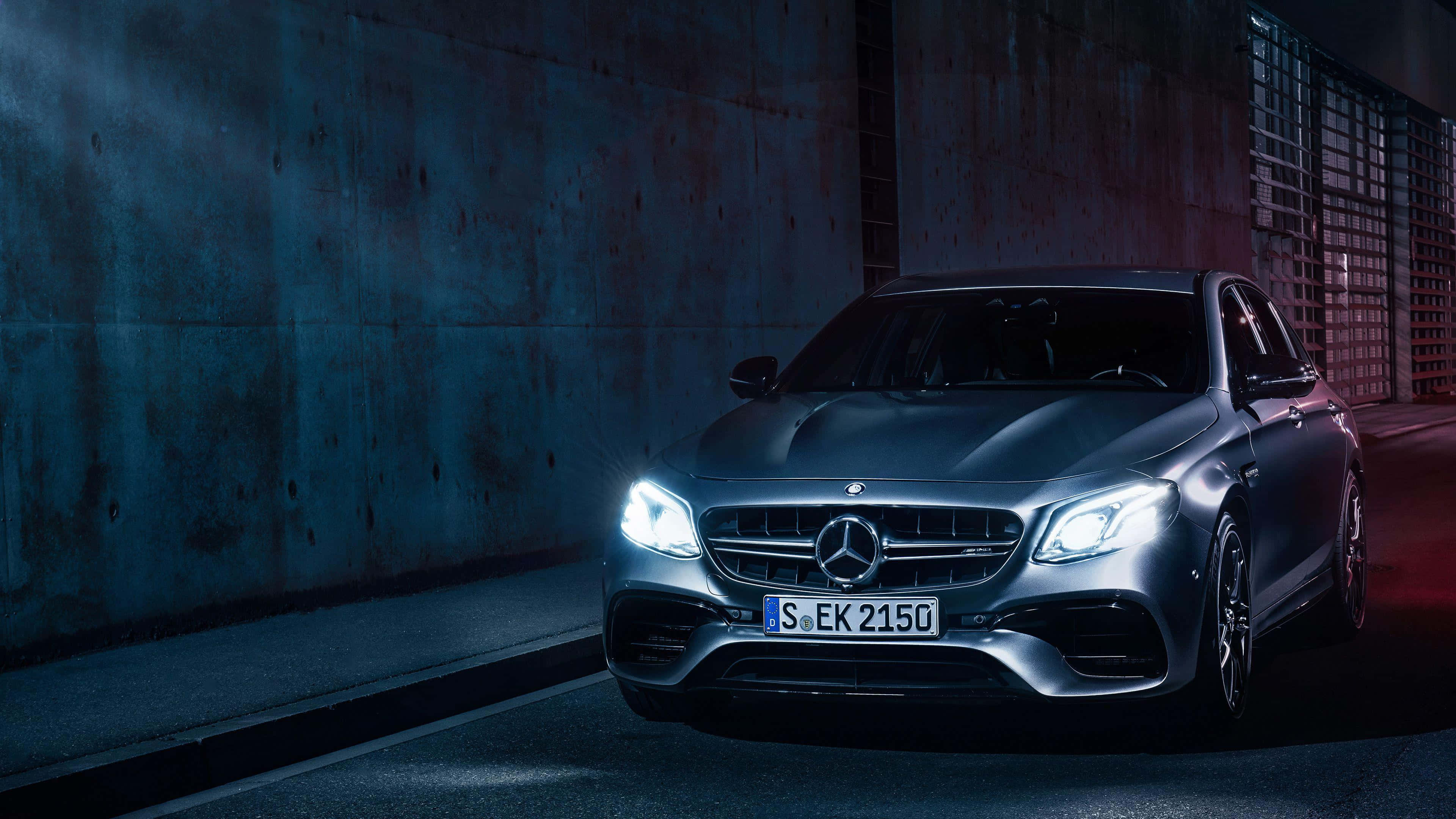 AMG E-63 S 梅赛德斯-奔驰 4K 壁紙