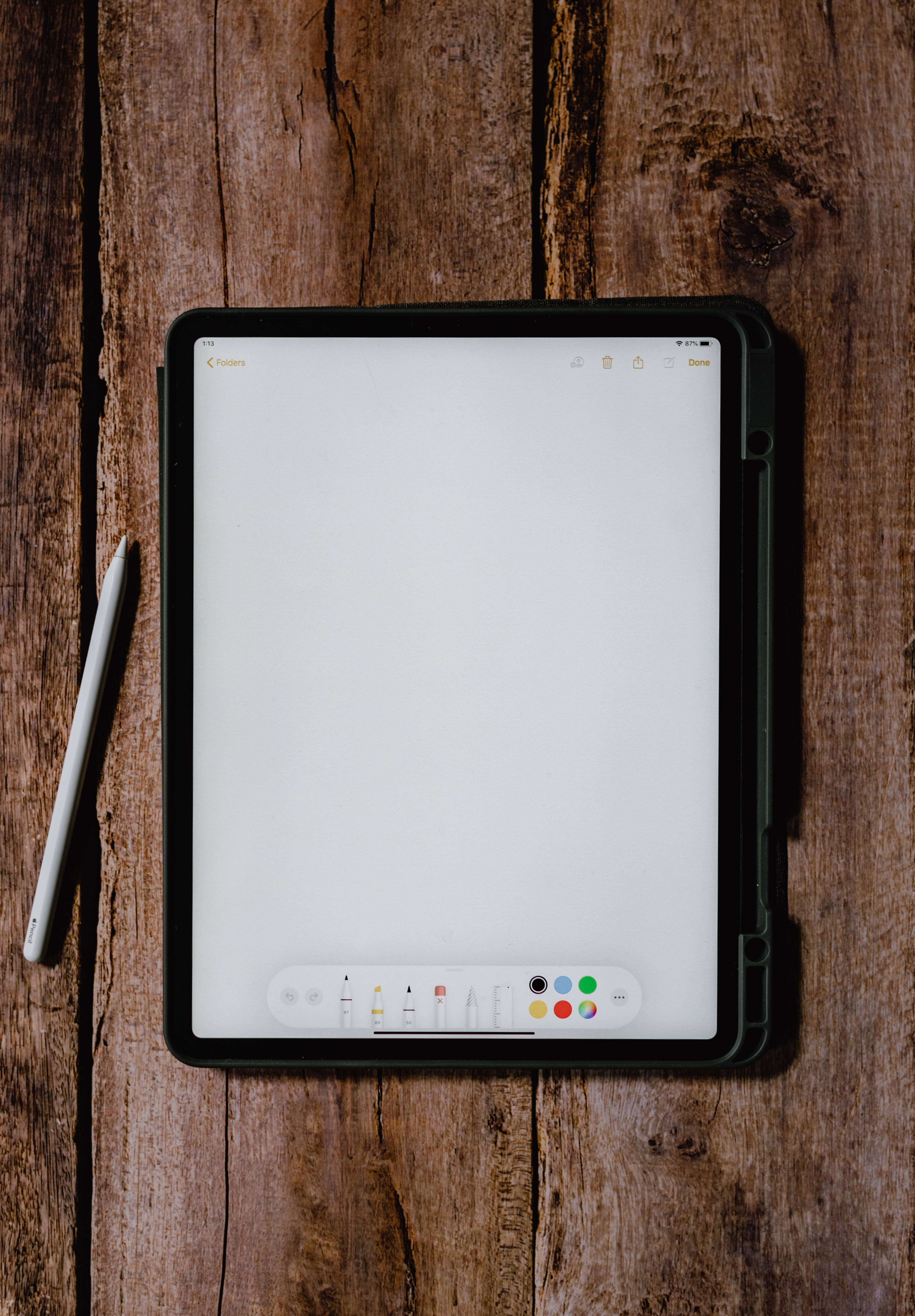 Apple iPad Pro 搭配繪圖應用程式 壁紙