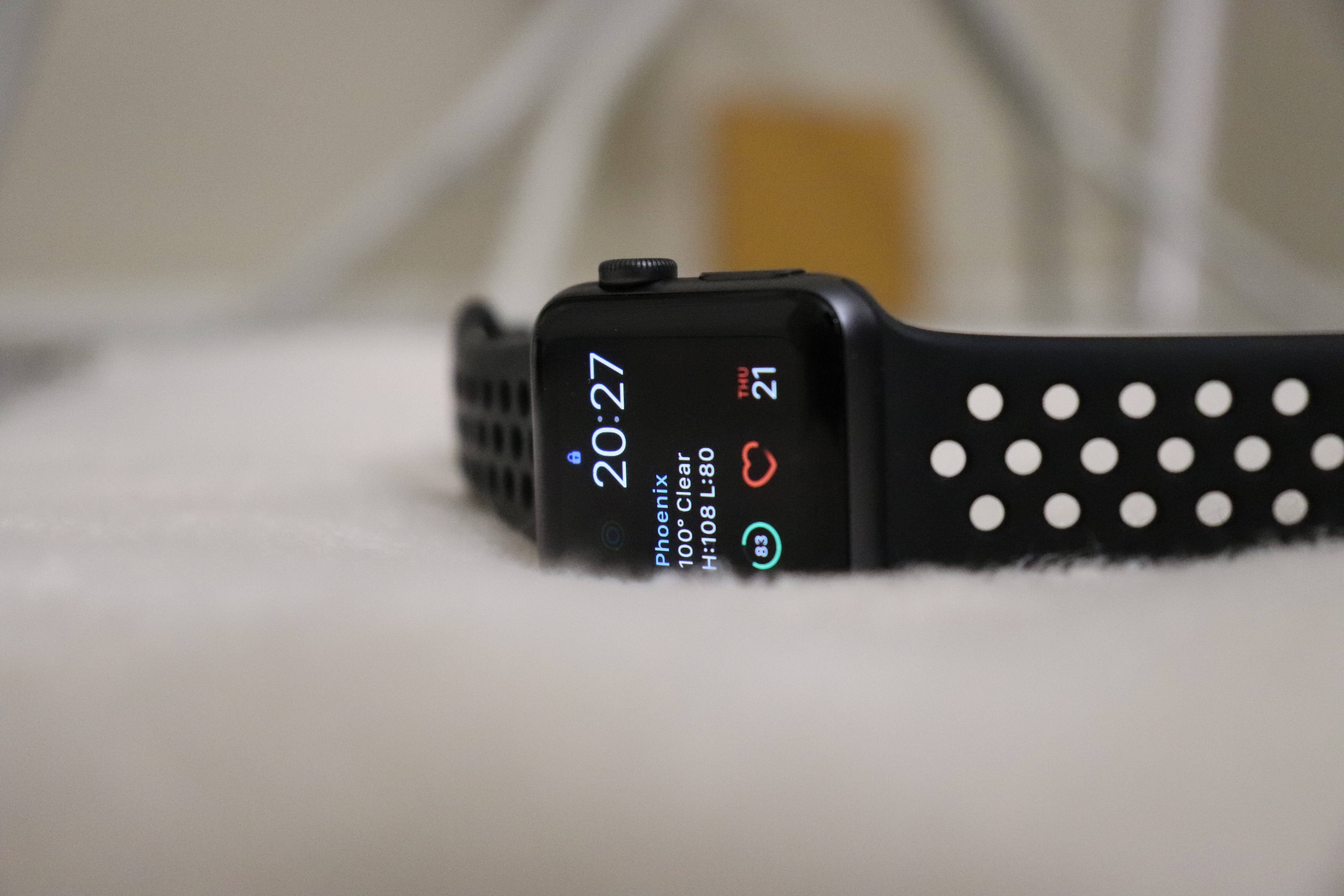 Apple Watch 黑色表带 壁紙
