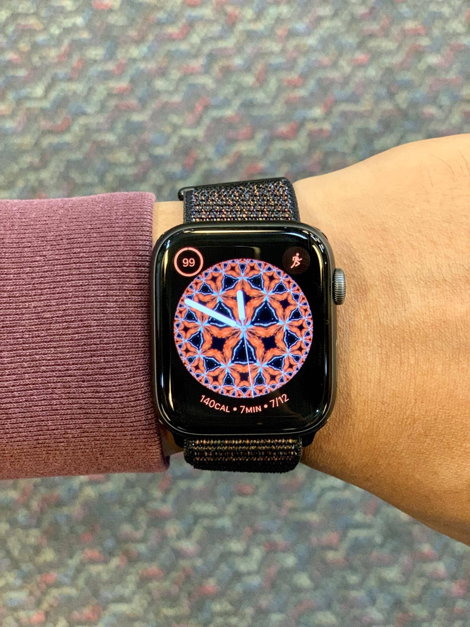 Apple Watch 万花筒图案表面 壁紙