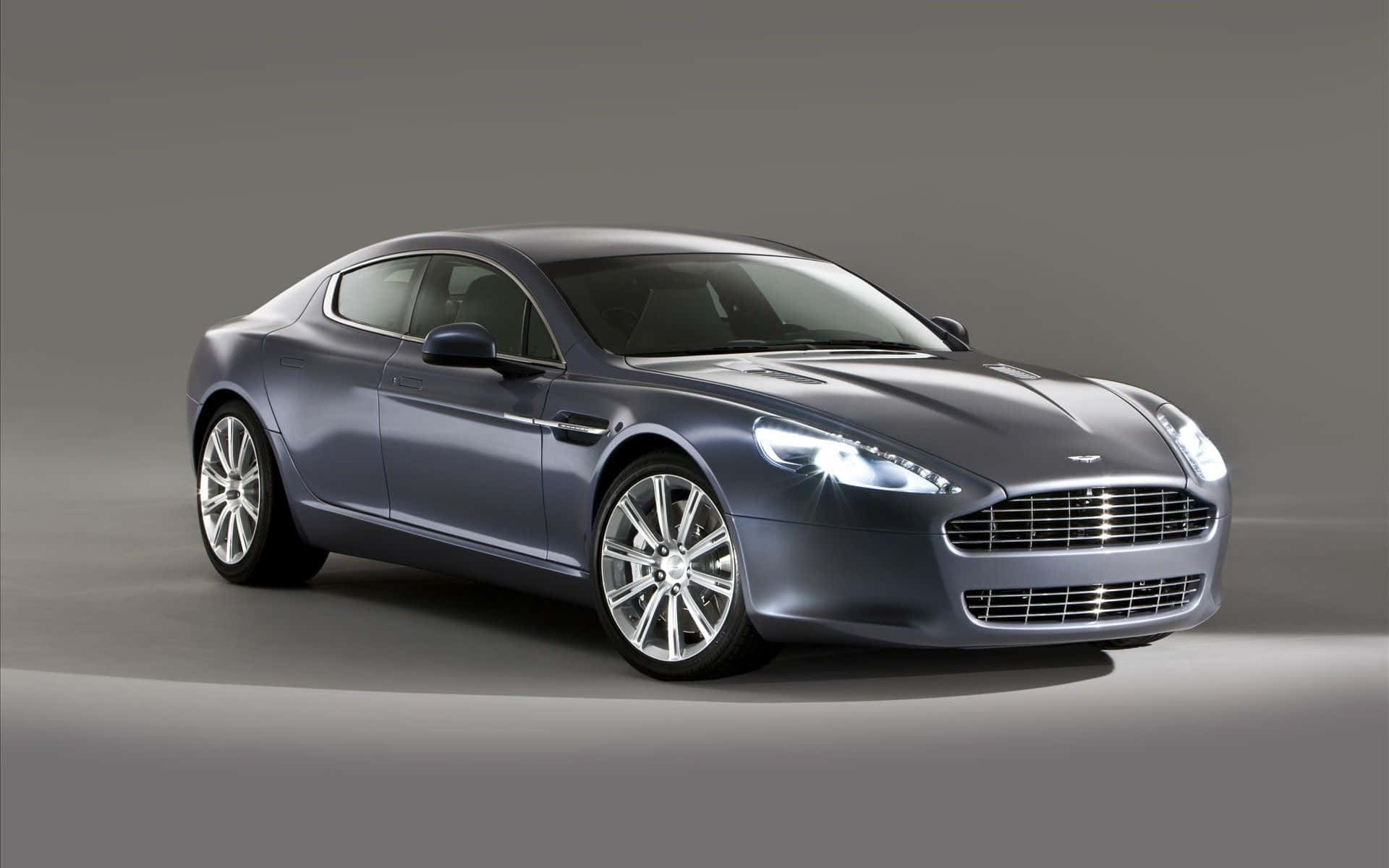 優雅奔馳的Aston Martin Rapide S 壁紙