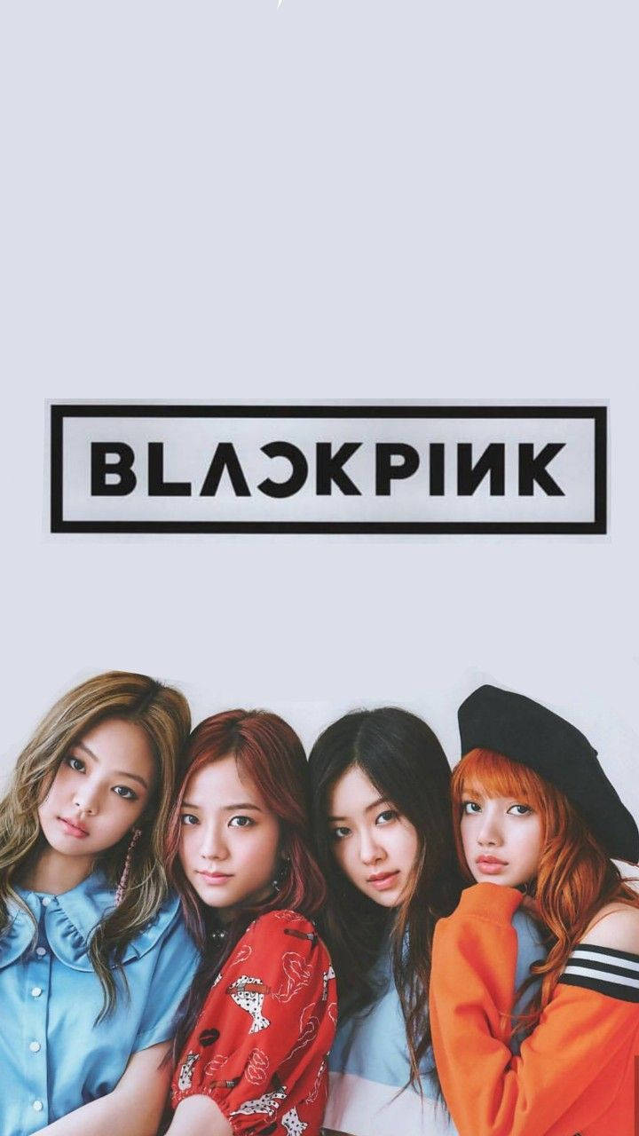 Blackpink 成員在白色背景上，帶有標誌的桌布