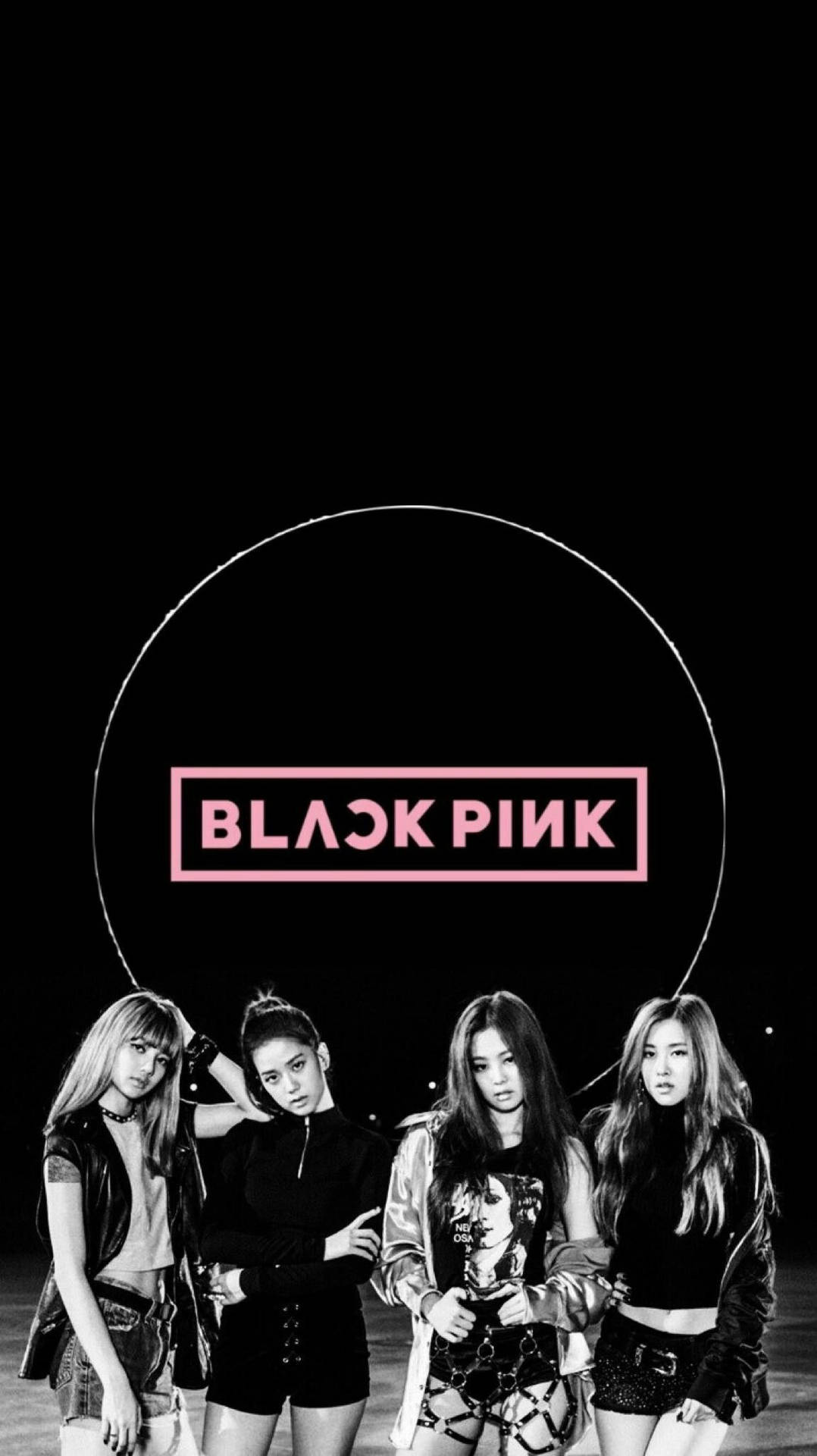 Blackpink 成員在黑色背景上，標誌在光環中的桌布