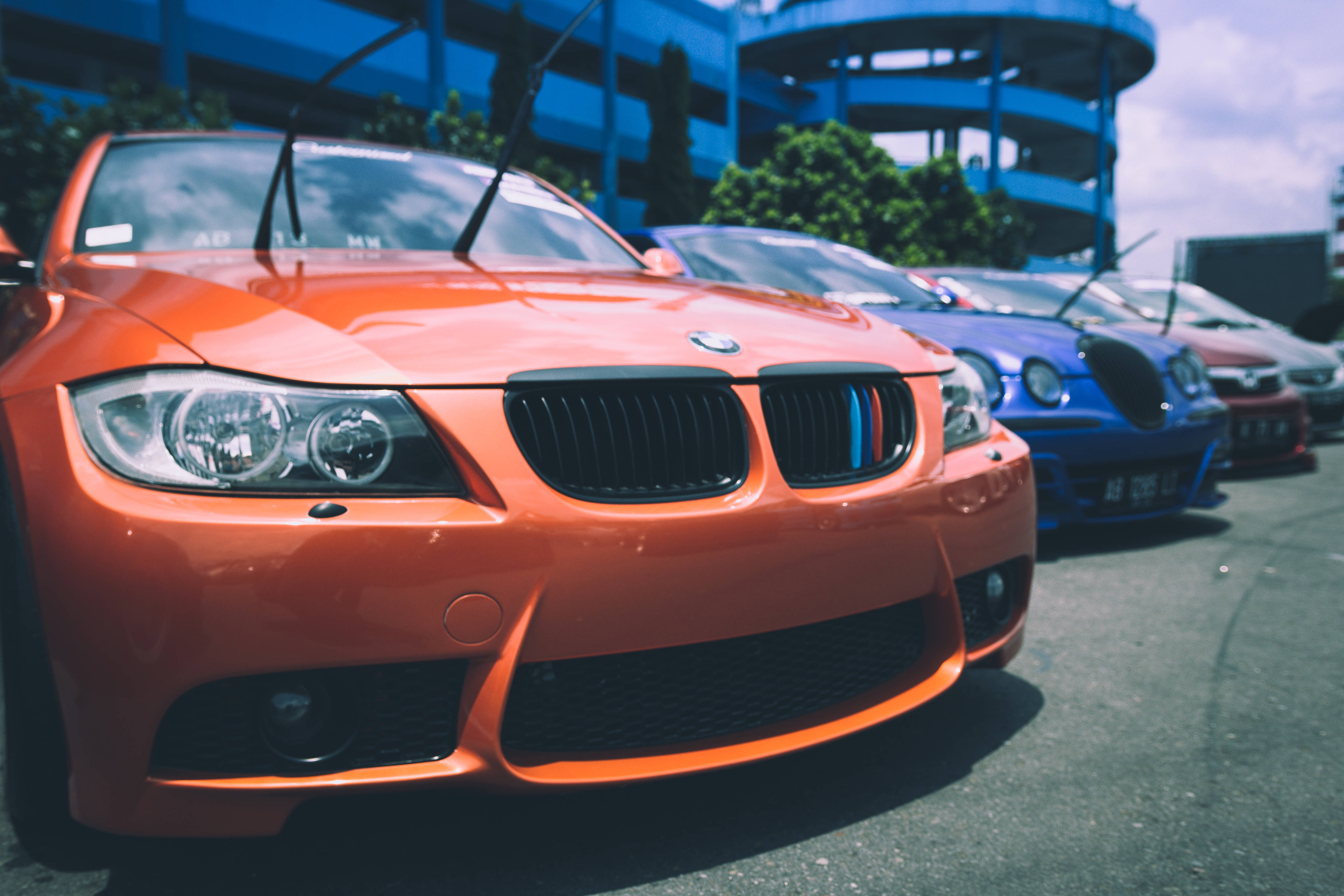 停放的BMW汽車車頭 壁紙