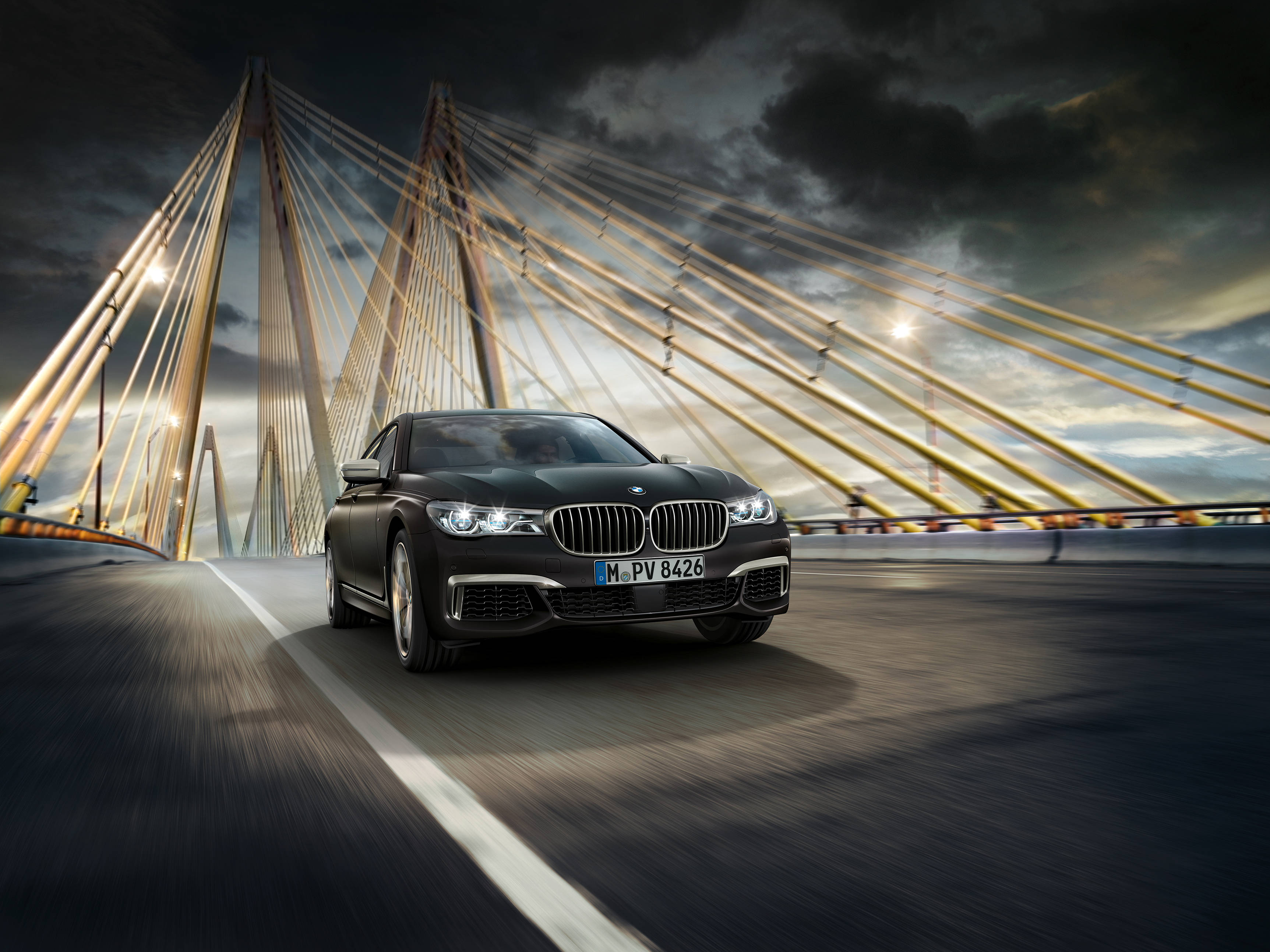 準備好駕馭奢華BMW M760Li XDrive 壁紙
