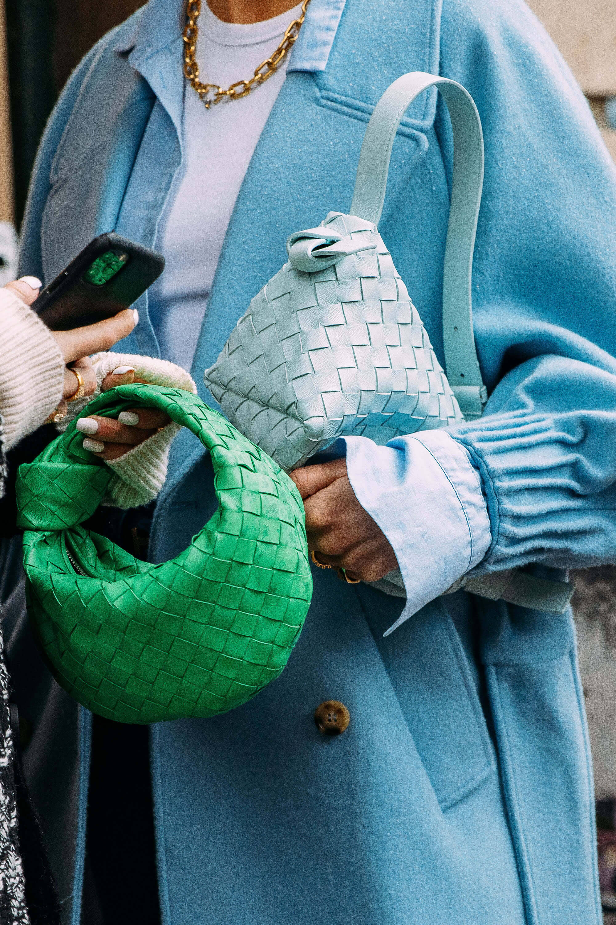 兩個 Bottega Veneta 包包 壁紙