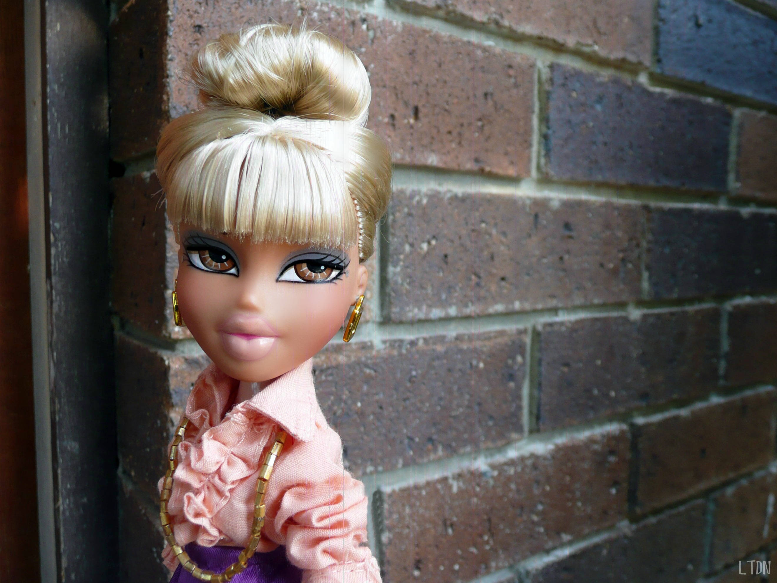 金髮 Bratz 美學娃娃 壁紙