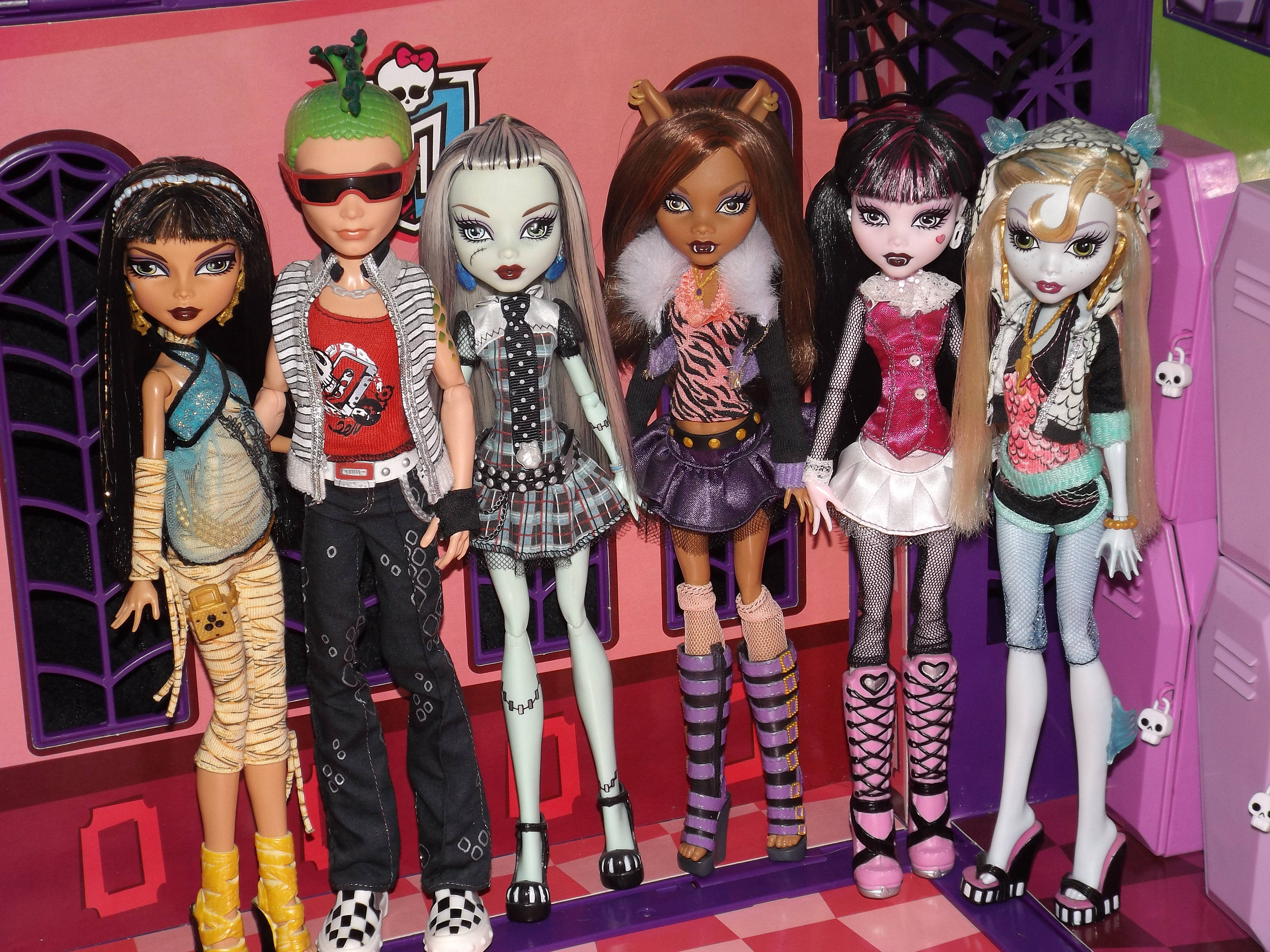 夜晚外出迪斯科 Bratz 美學 壁紙