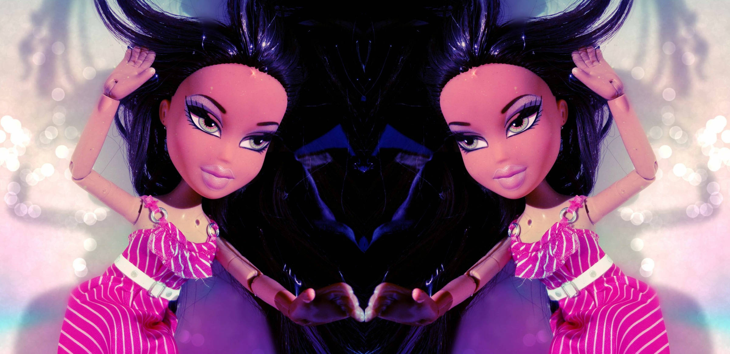 Bratz 潮流公仔身穿粉紅條紋洋裝 壁紙