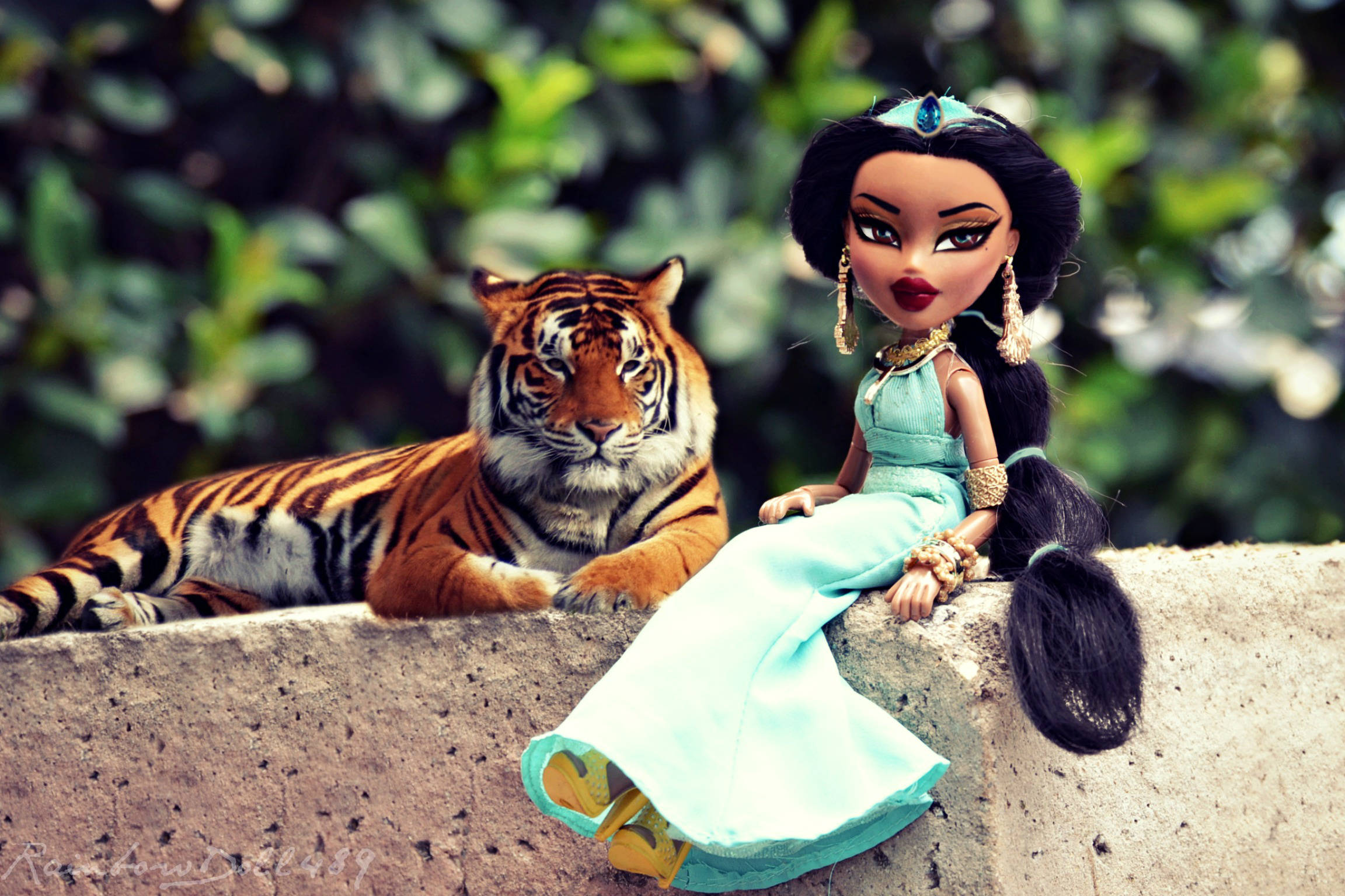 Bratz美學娃娃與老虎 壁紙