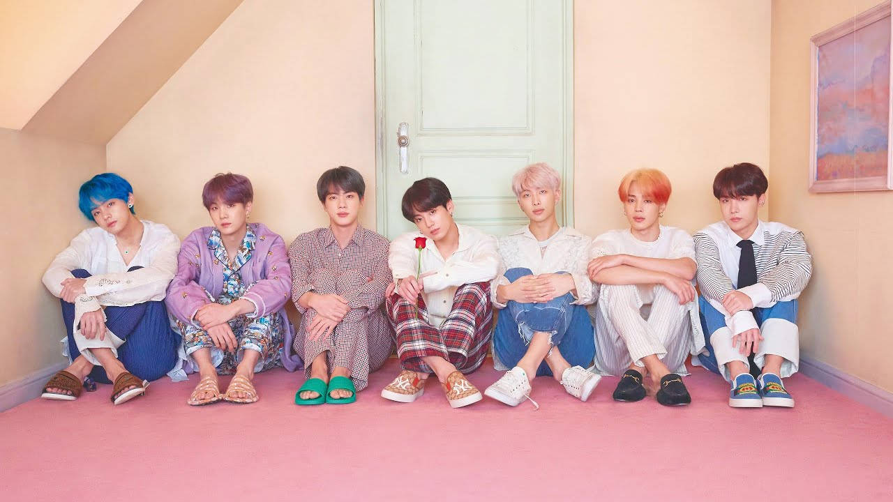 可愛 BTS 防彈少年團 閣樓圍坐 壁紙