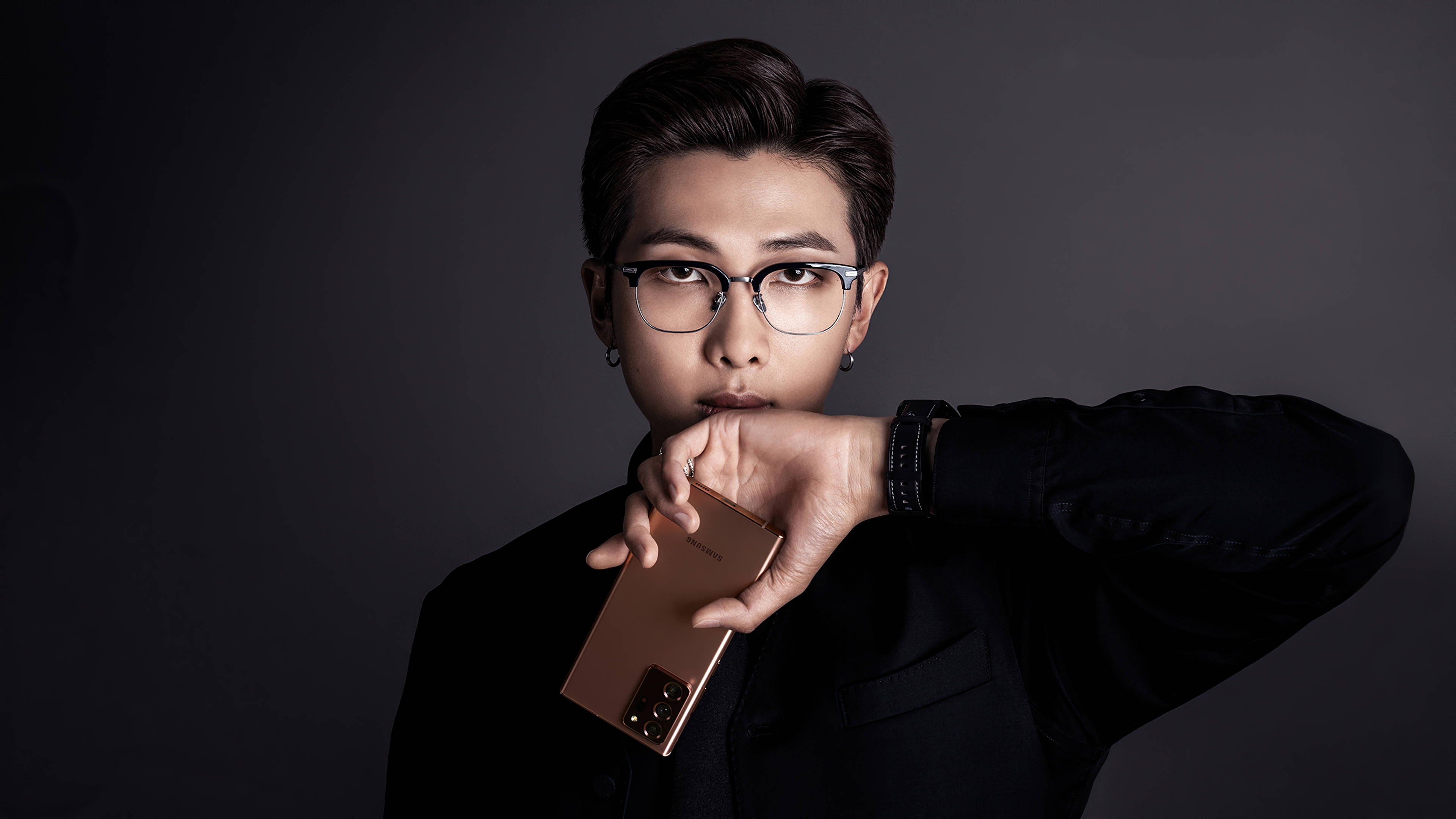 美學風格 BTS RM 手機模特照 壁紙