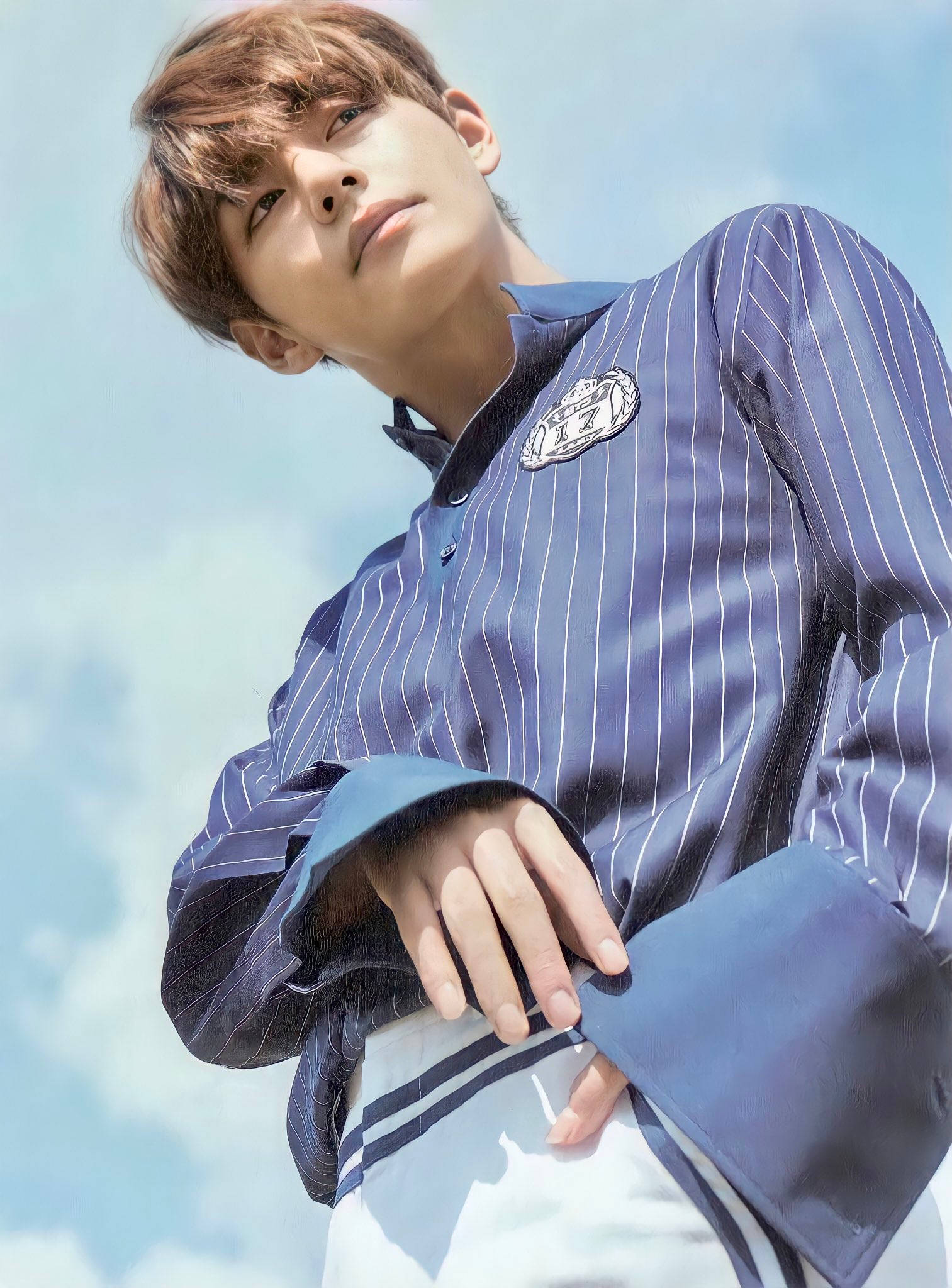 BTS V 藍色條紋襯衫 壁紙