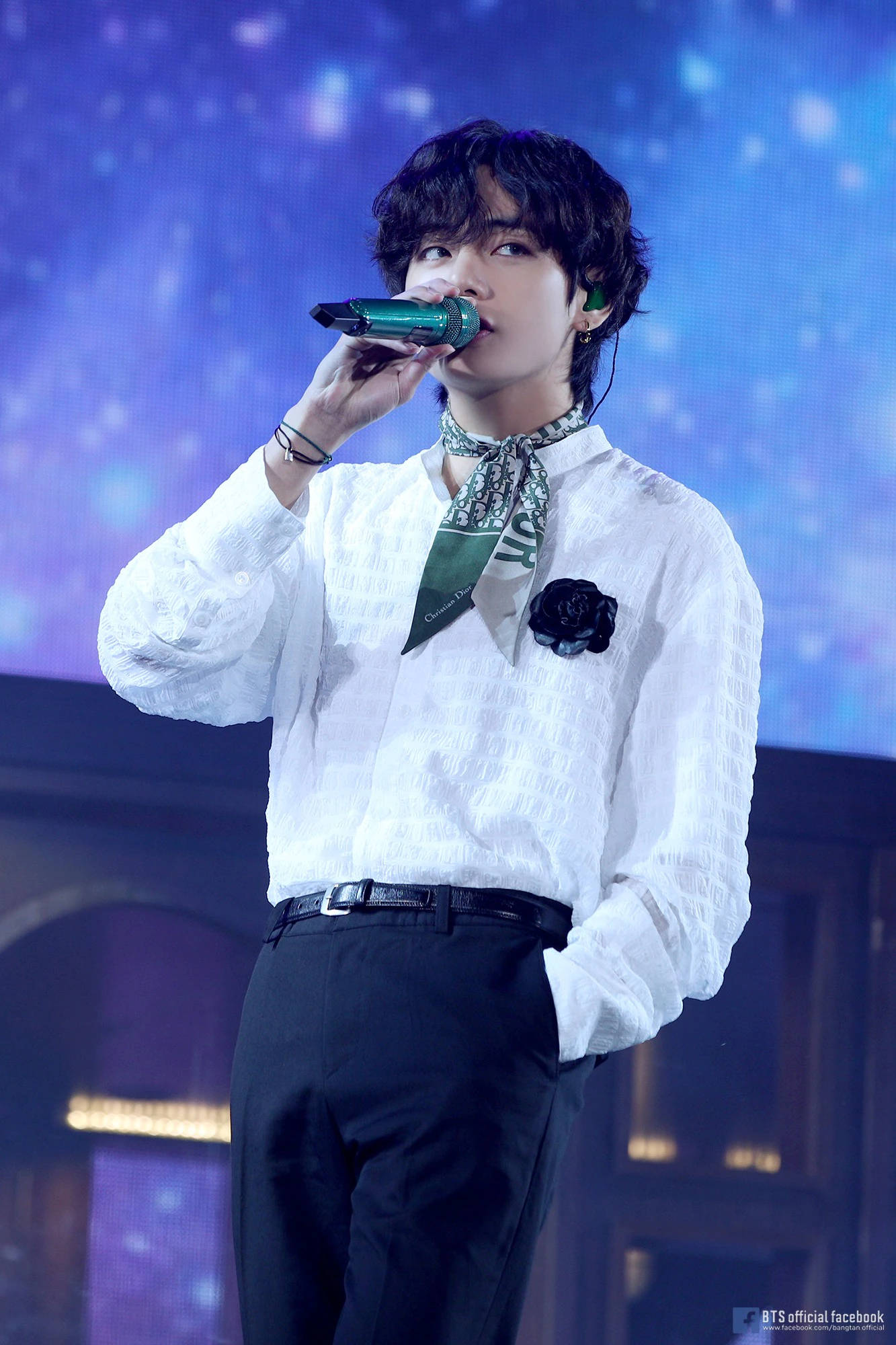 BTS V Dior 圍巾 壁紙