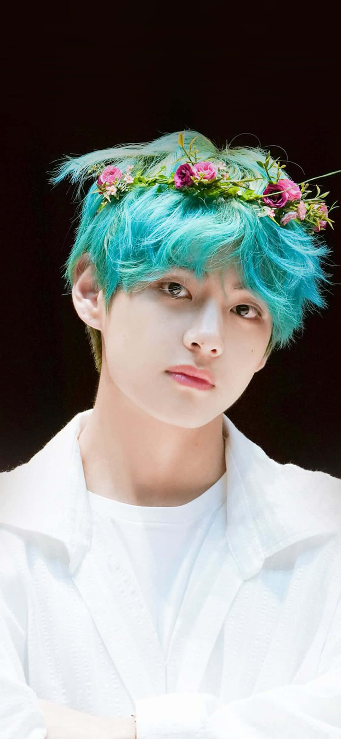 BTS V 散發青春活力與自信 壁紙