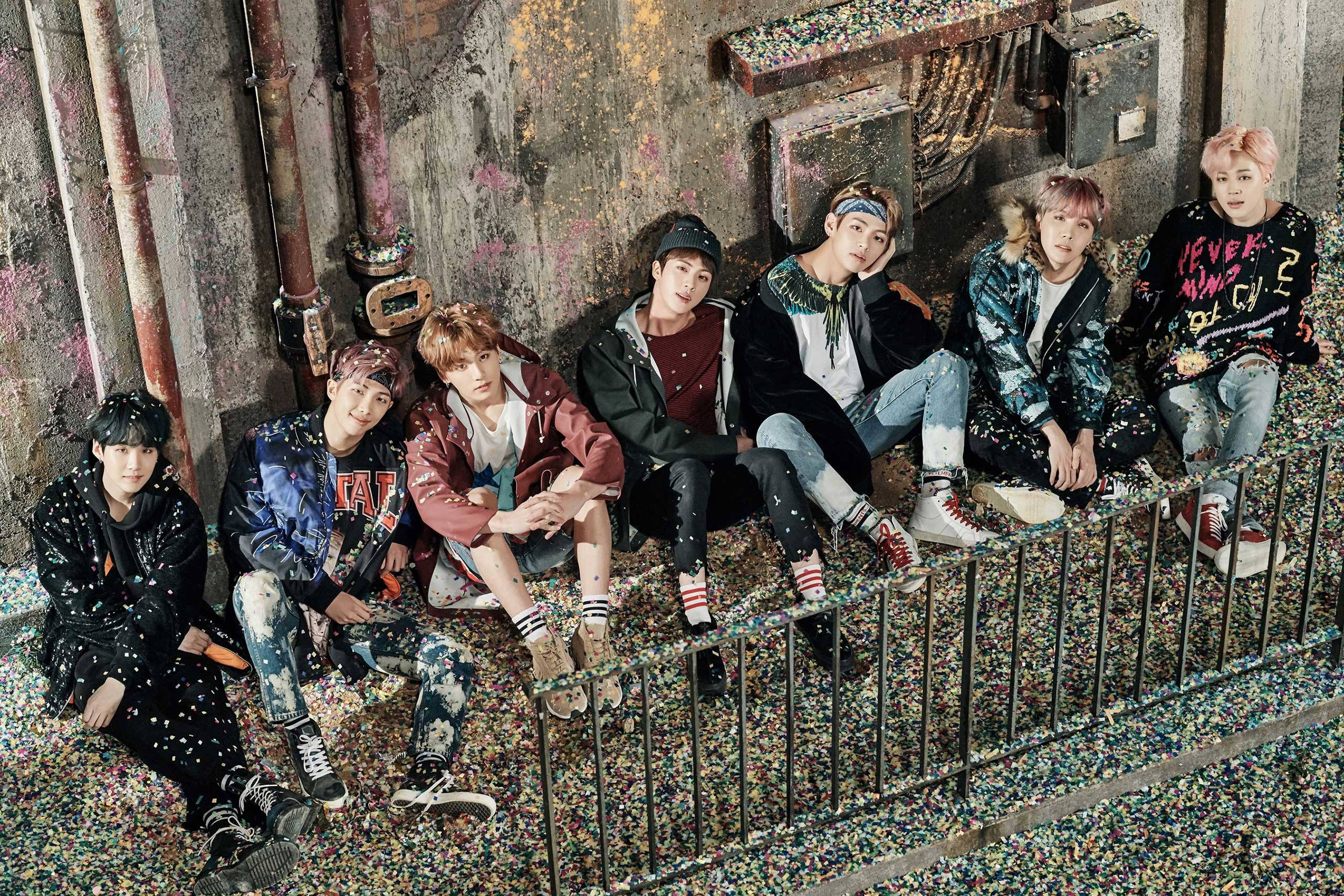 BTS巷弄彩带笔记本电脑壁纸 壁紙