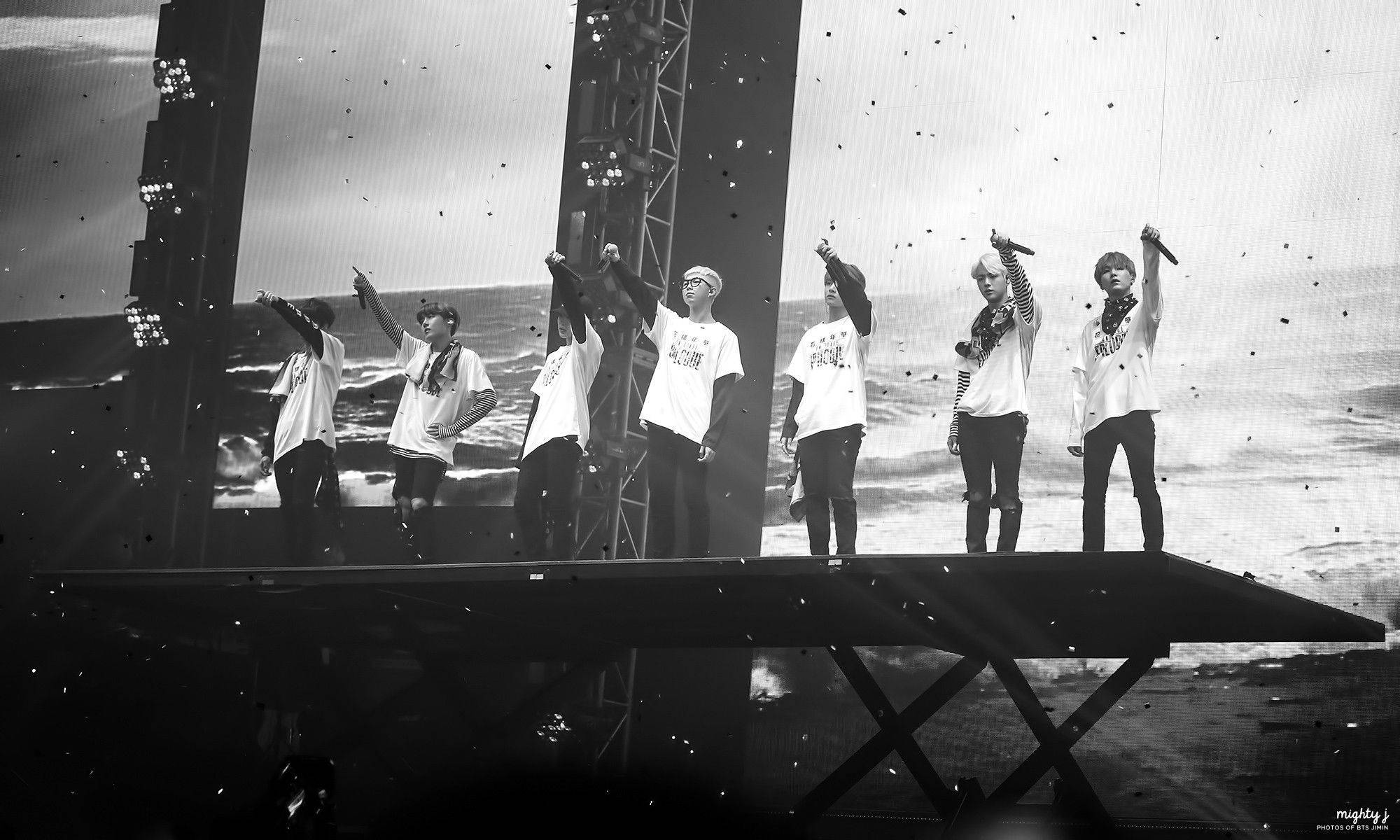 BTS演唱會《On Stage: Epilogue》終章表演 壁紙