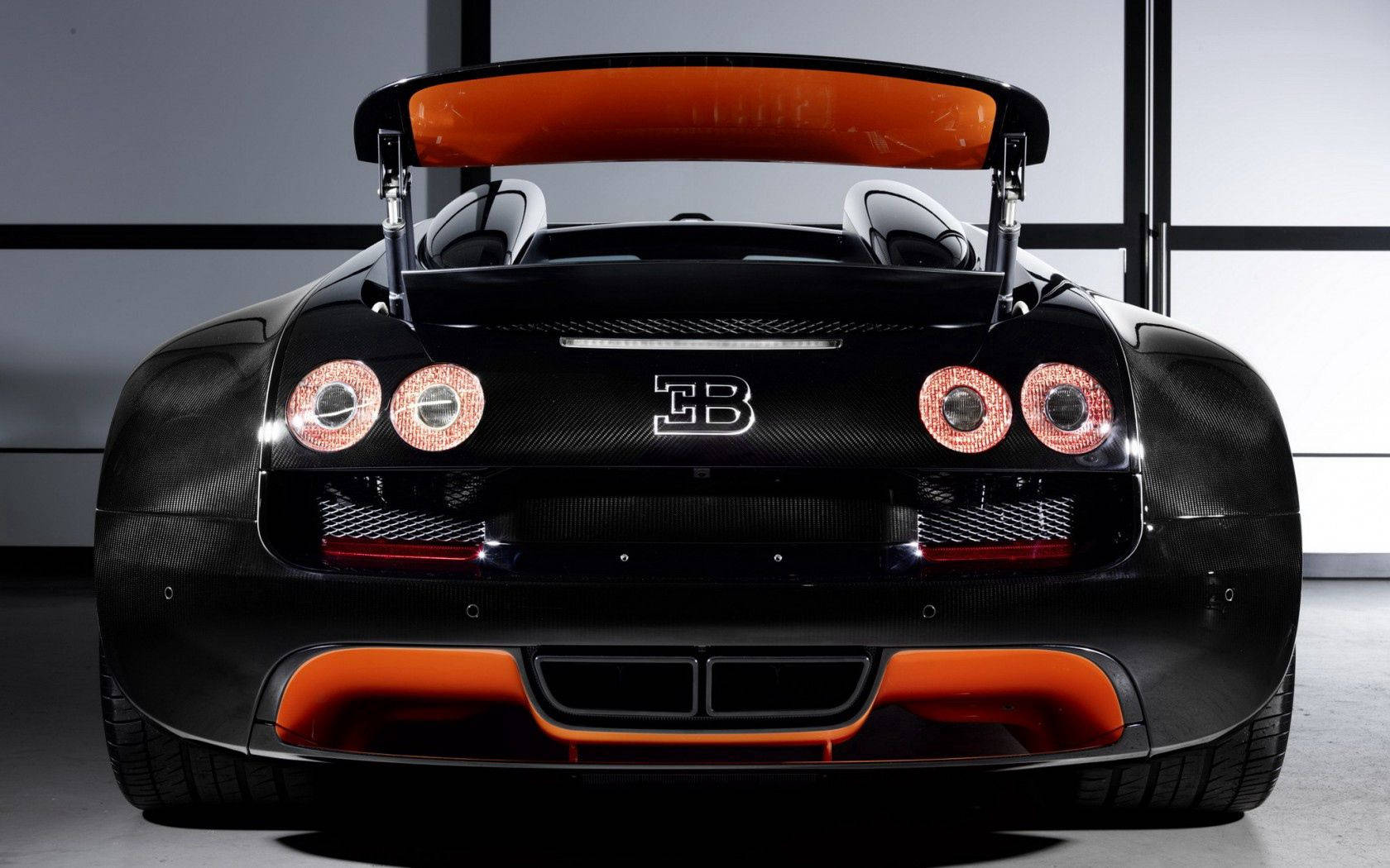 Bugatti Veyron 車尾特寫 壁紙