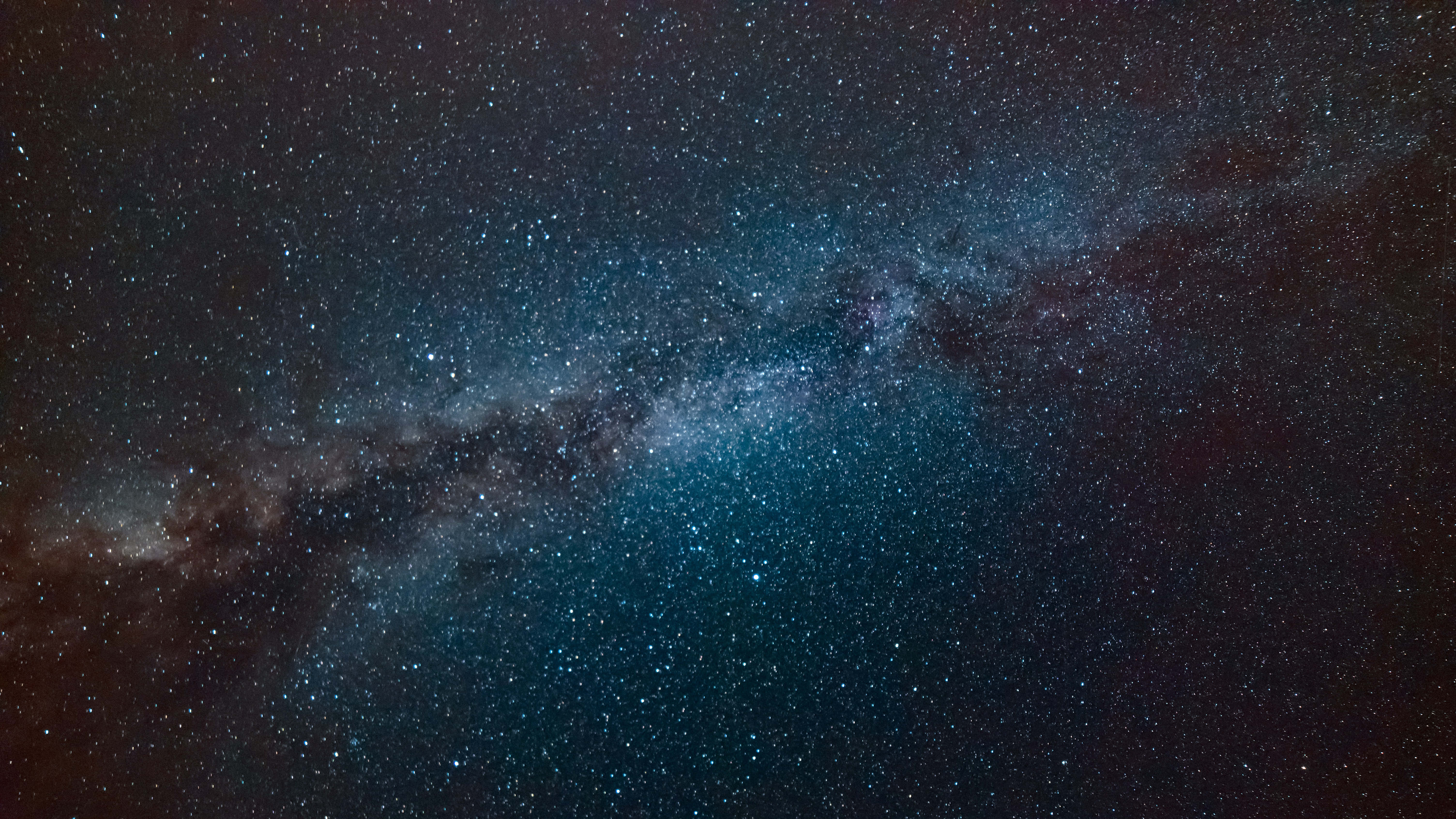 解鎖宇宙奧秘，與Cosmic一同探索 壁紙