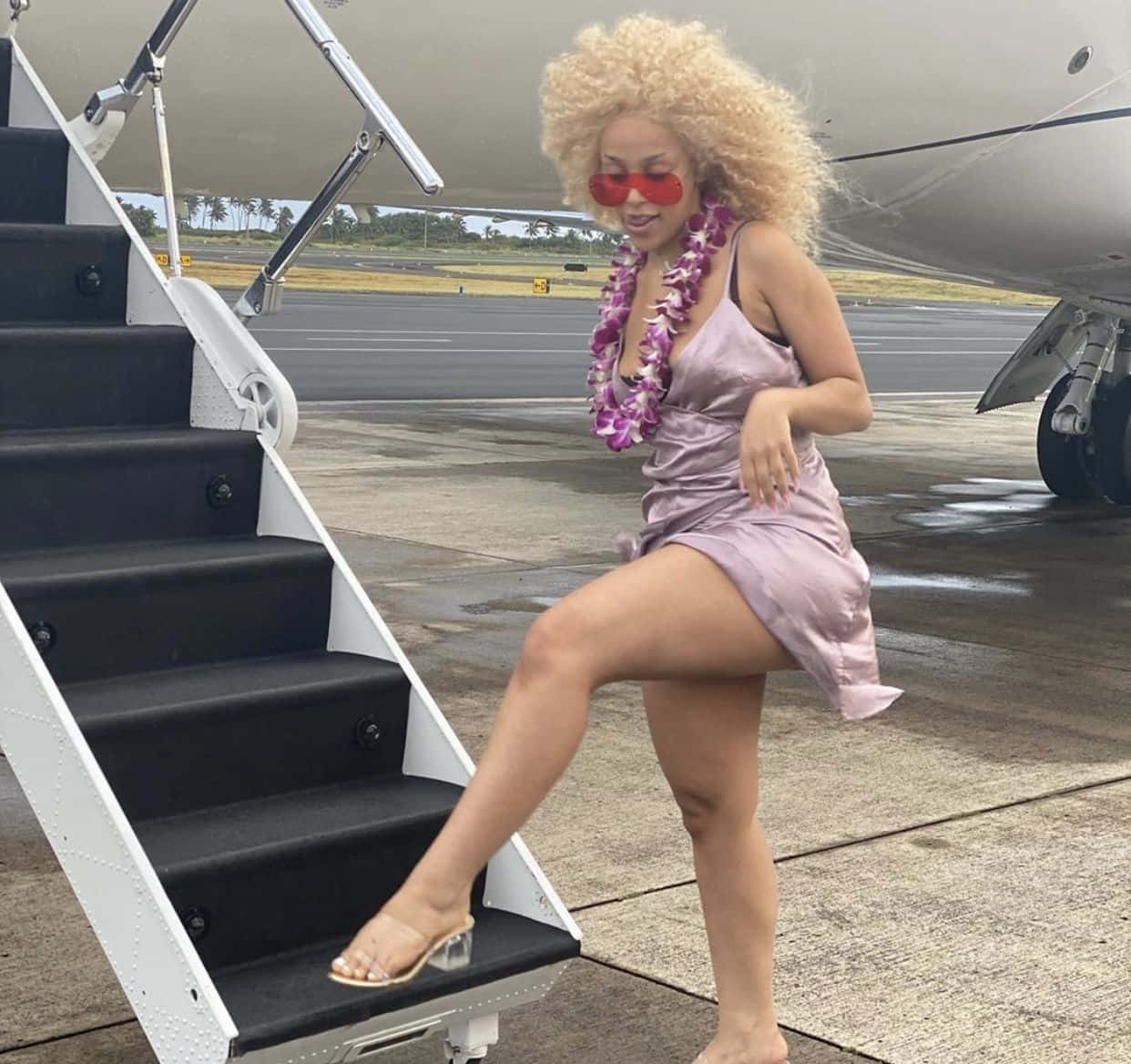 Doja Cat 展現大膽風格 壁紙