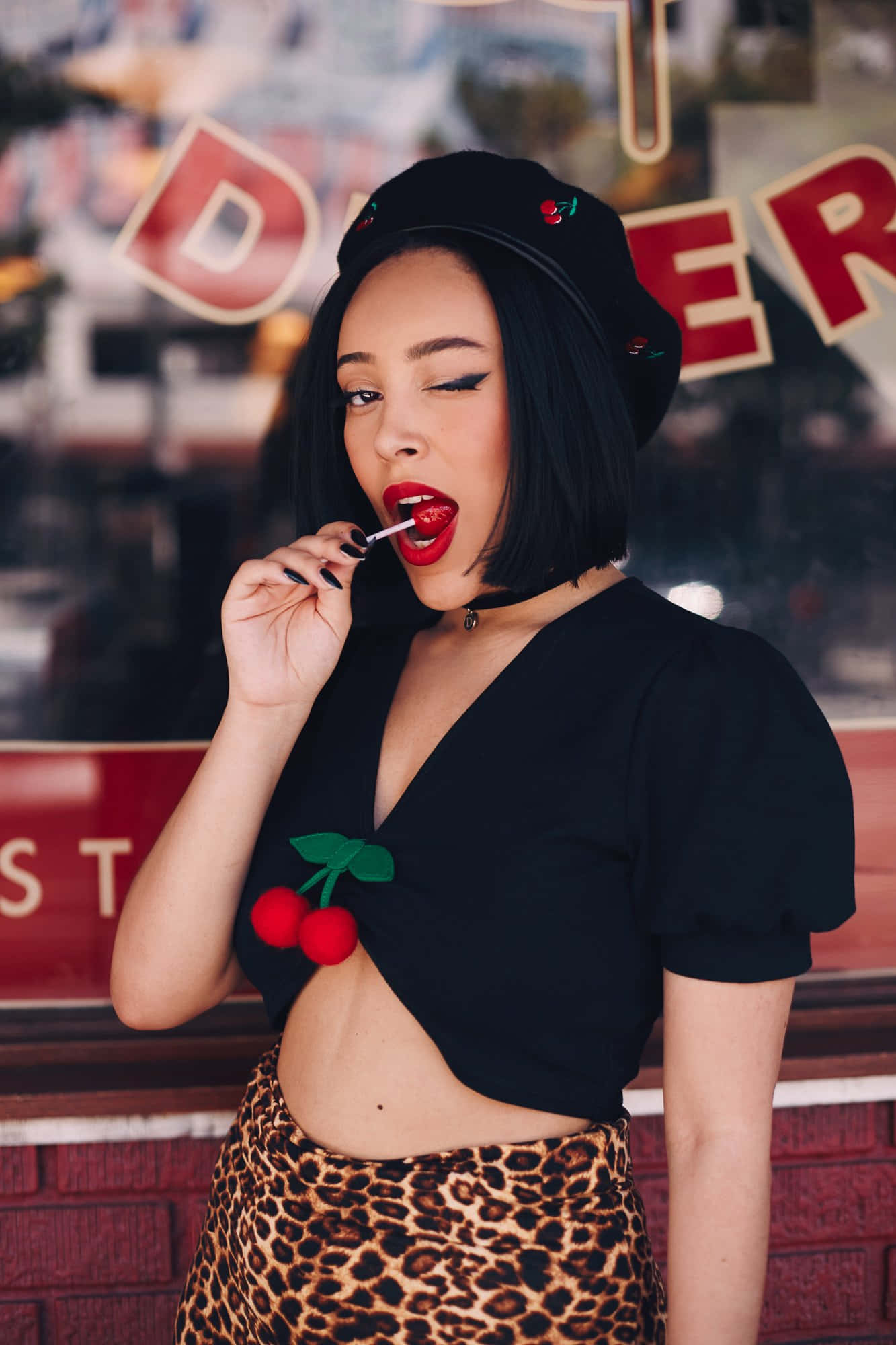 美麗創作歌手Doja Cat在表演中光彩奪目 壁紙