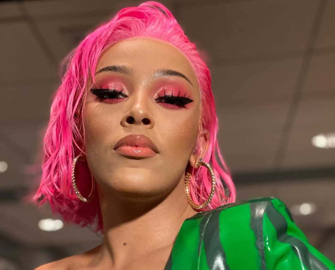 Doja Cat 全黑造型美艷動人 壁紙