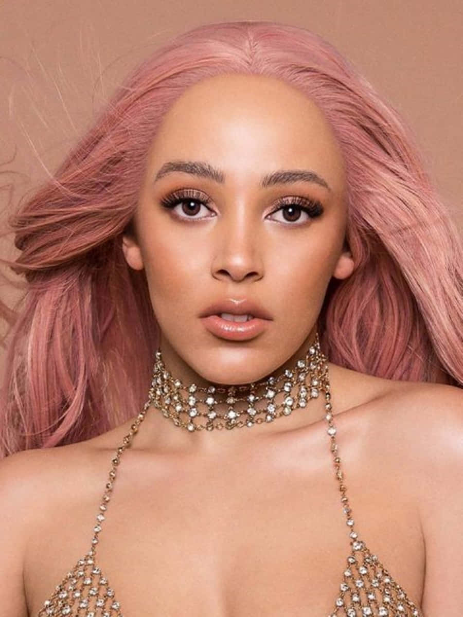 Doja Cat 燦爛微笑，散發正能量與美麗 壁紙