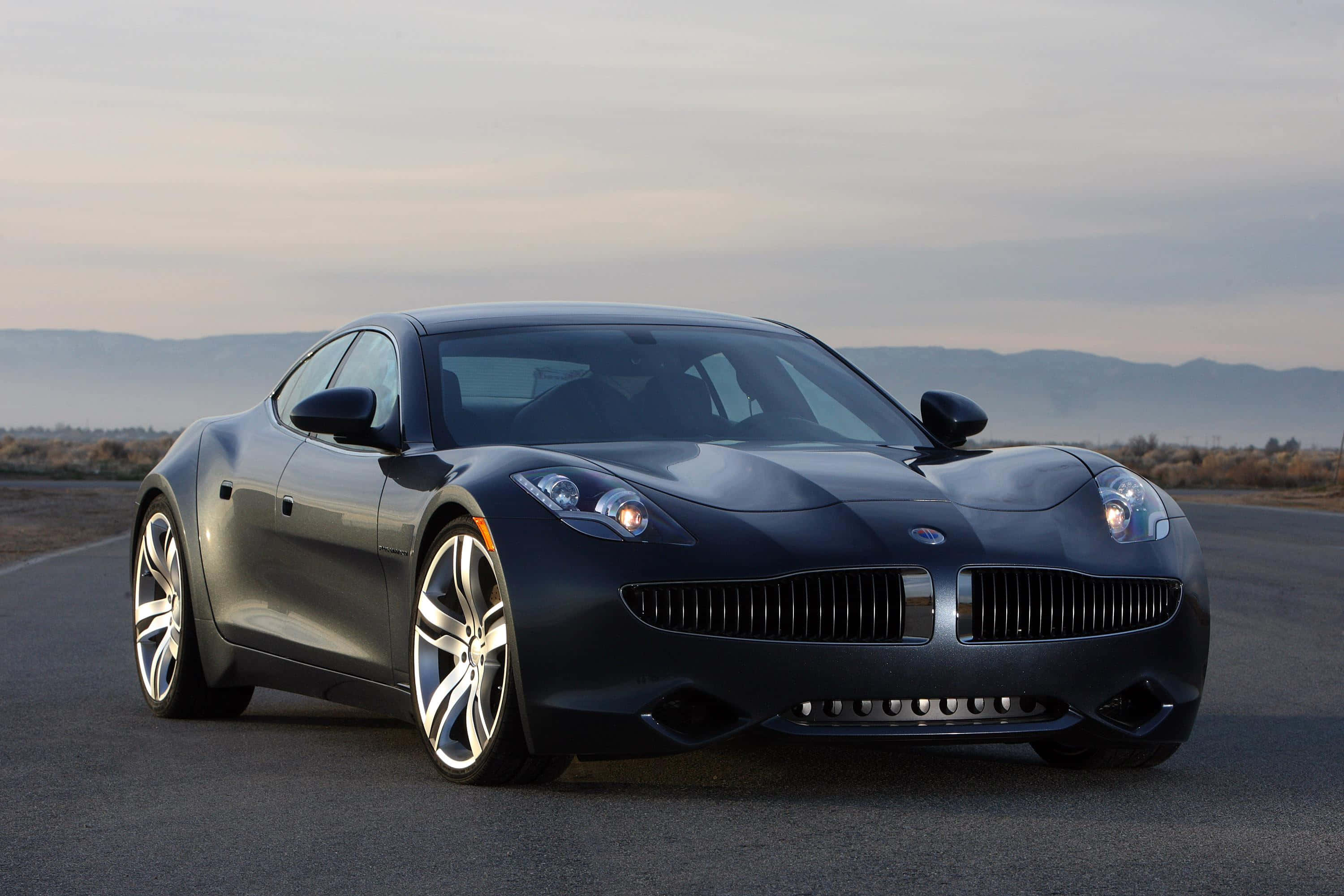 Fisker Karma 豪華電動車，沿海風光之旅 壁紙