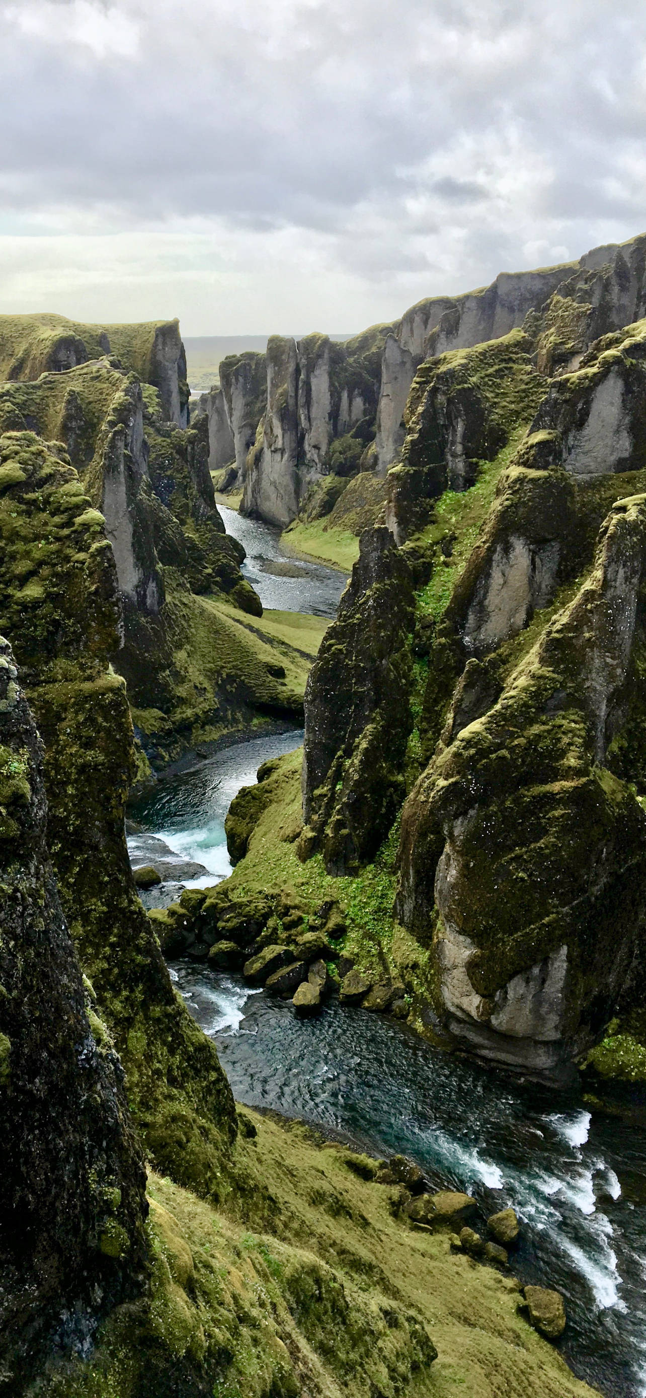 冰岛 Fjaðrá 河峡谷 壁紙