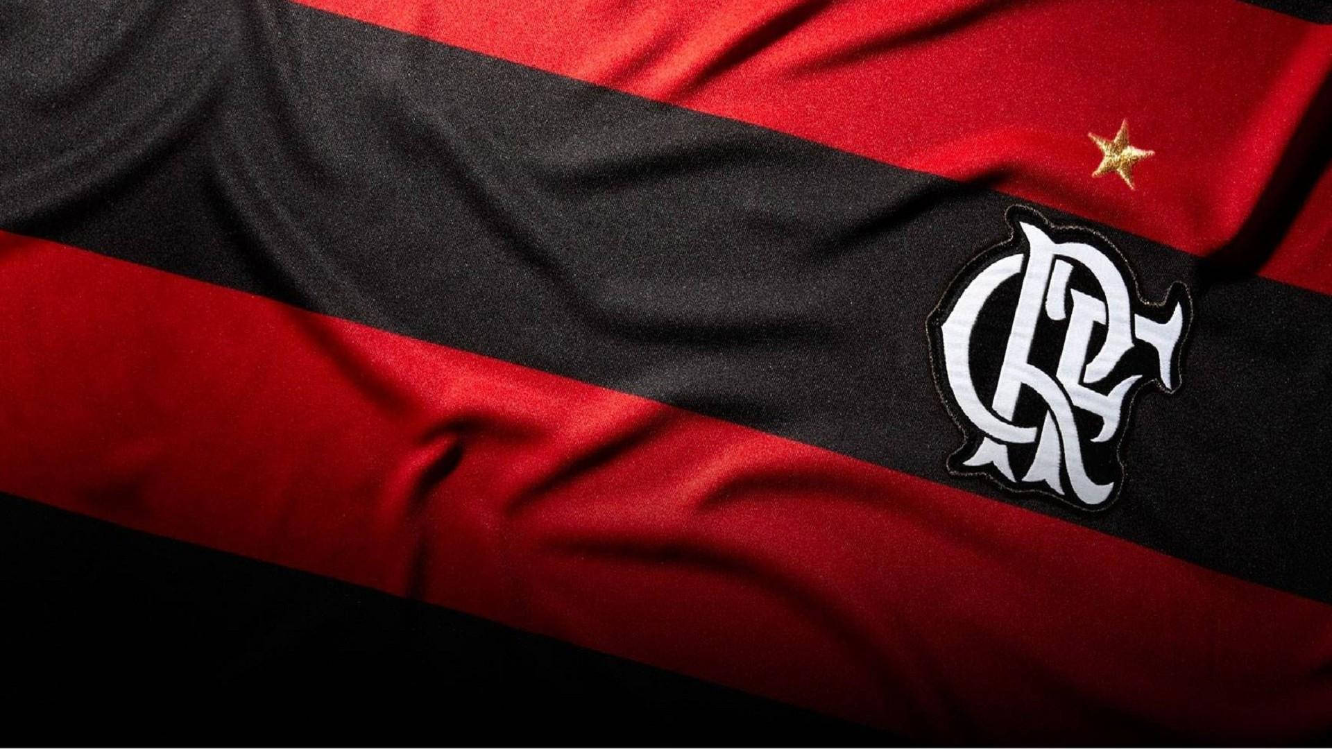 Flamengo FC 驕傲 - 充滿激情的摺痕旗幟 壁紙