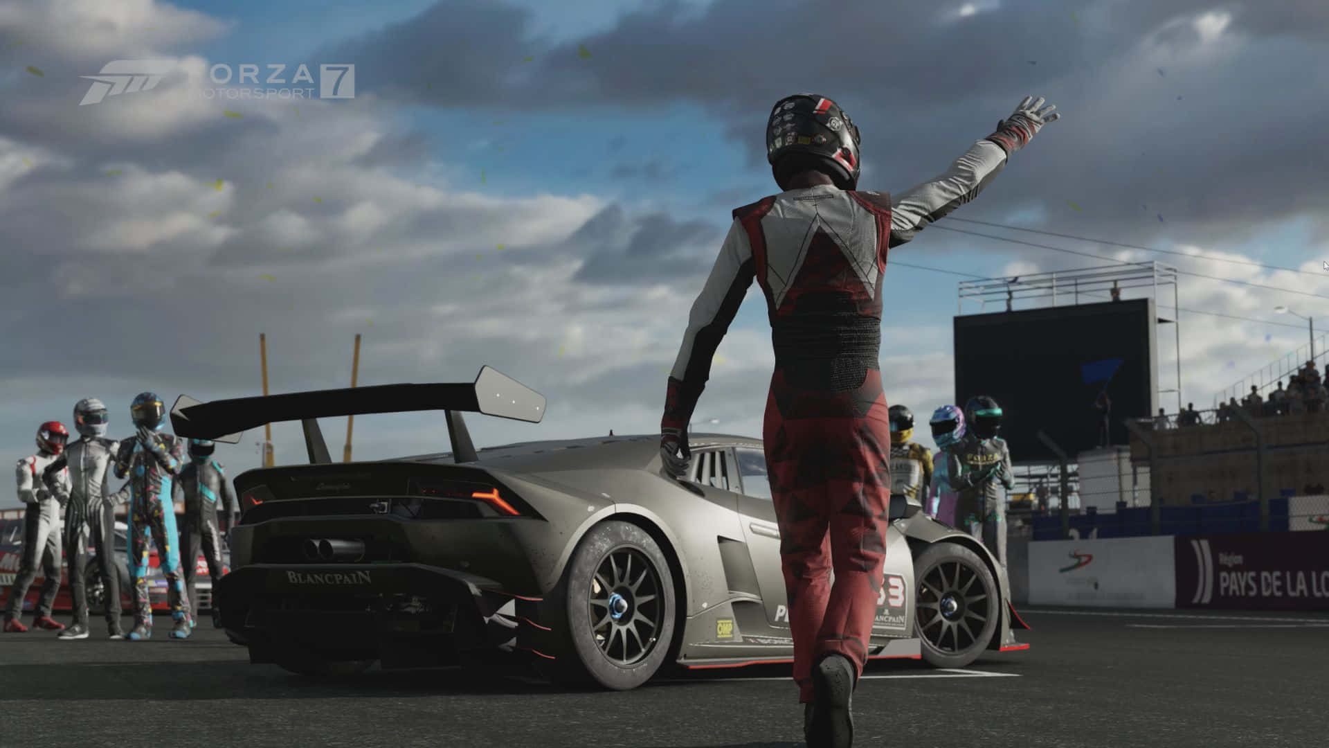 HD Forza Motorsport 7 背景與揮手的賽車手 壁紙