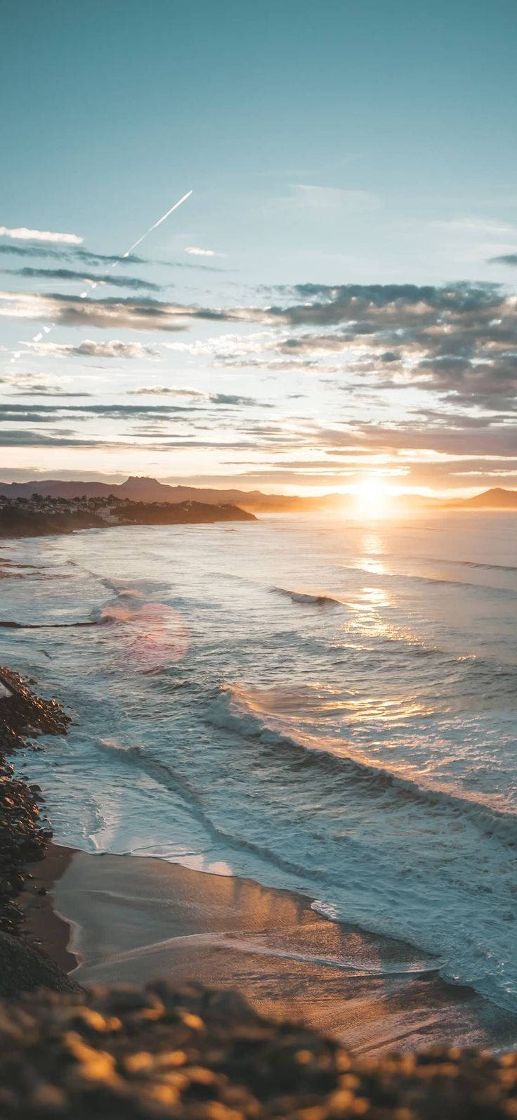 iPhone 12 Pro 沙灘夕照 壁紙