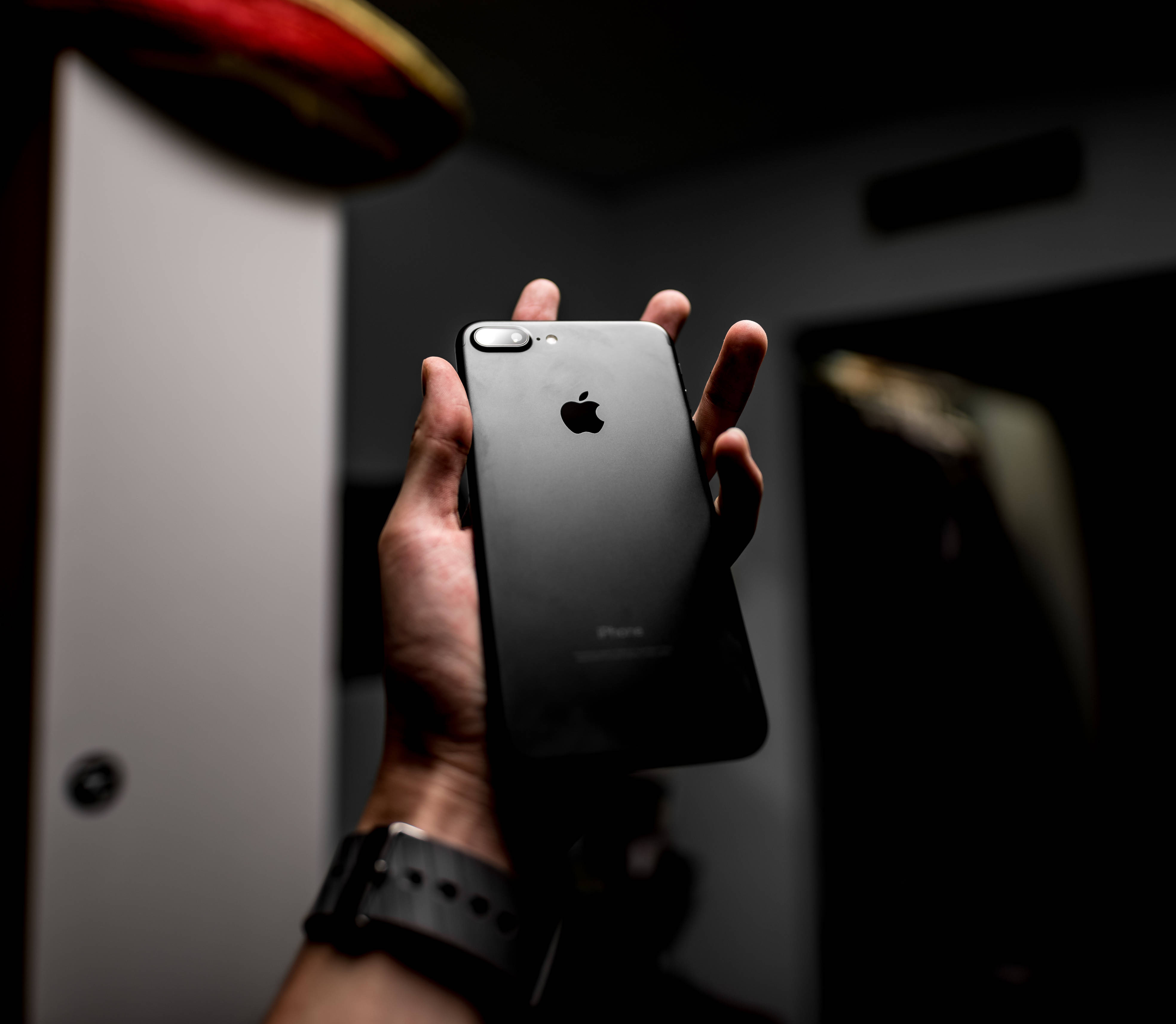 時尚 iPhone 8 搭配迷人背景 壁紙