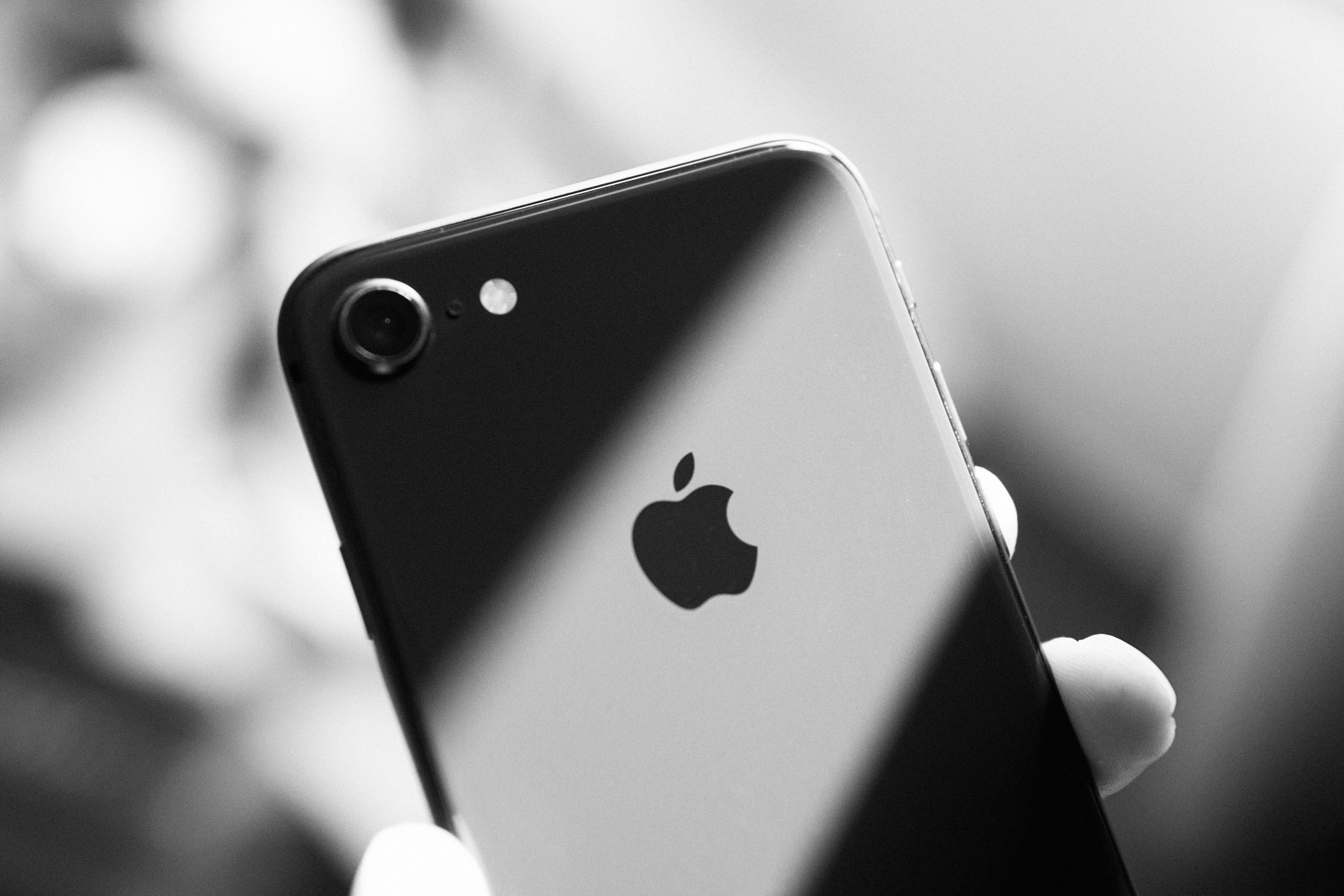 iPhone 8 灰度 壁紙