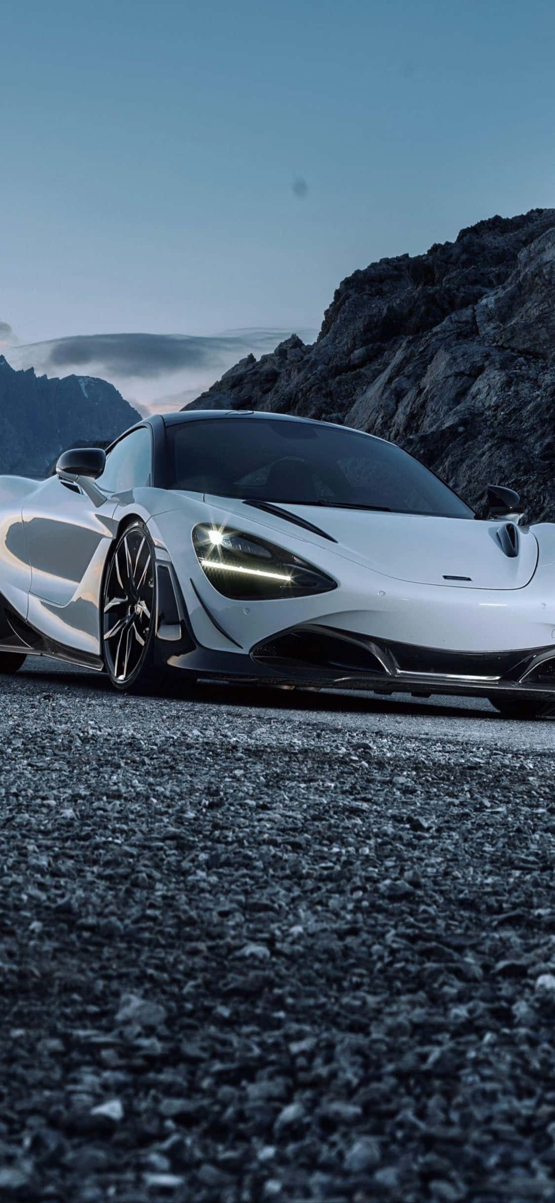 iPhone X McLaren 720s 道路背景 壁紙