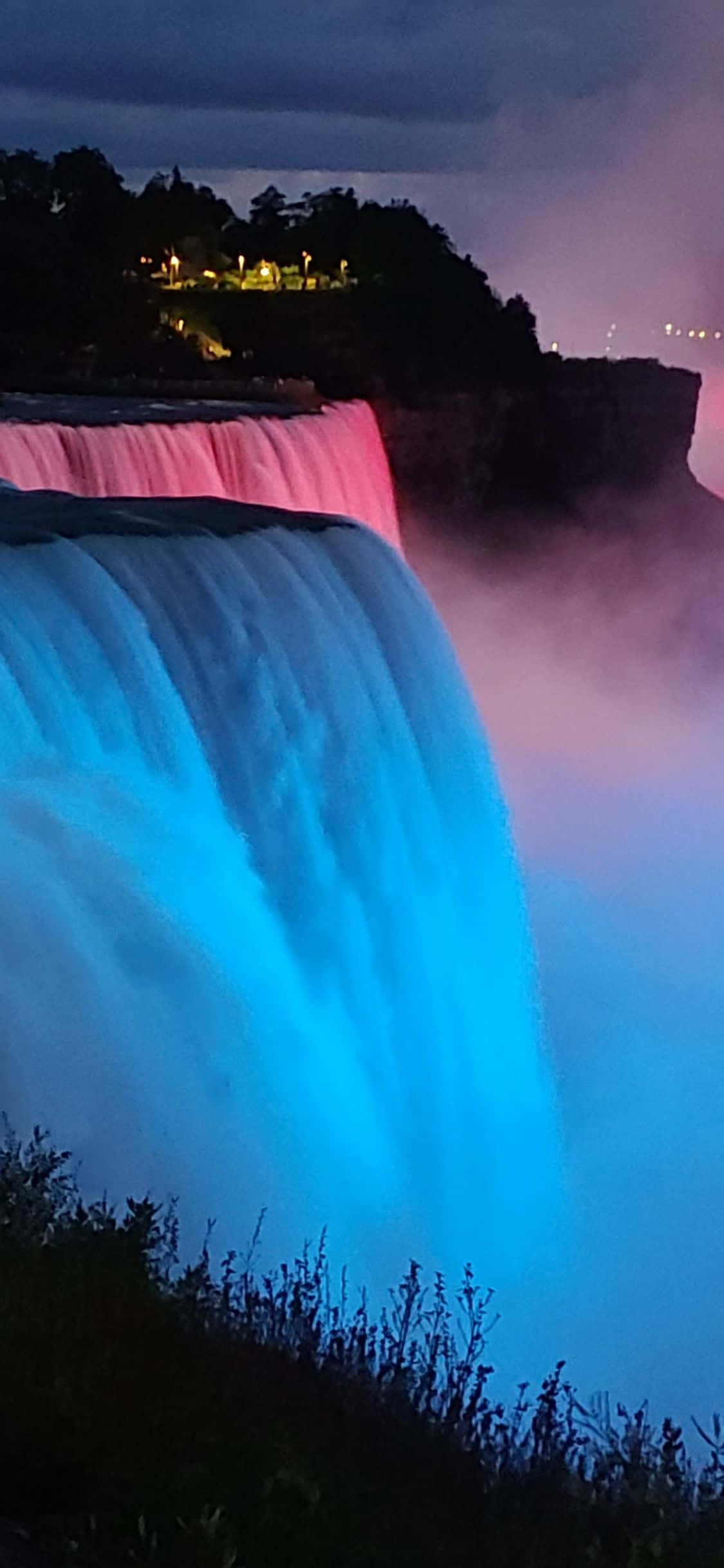 iPhone X 蓝色灯光尼亚加拉瀑布背景 壁紙