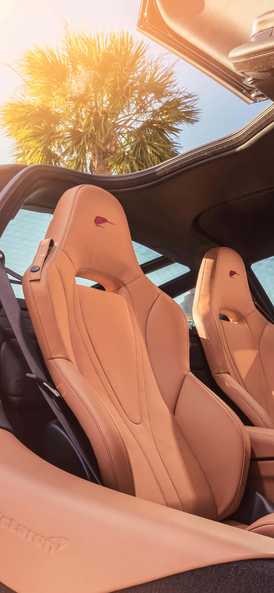 「透過 iPhone Xs McLaren 720s 發現風格與力量」 壁紙