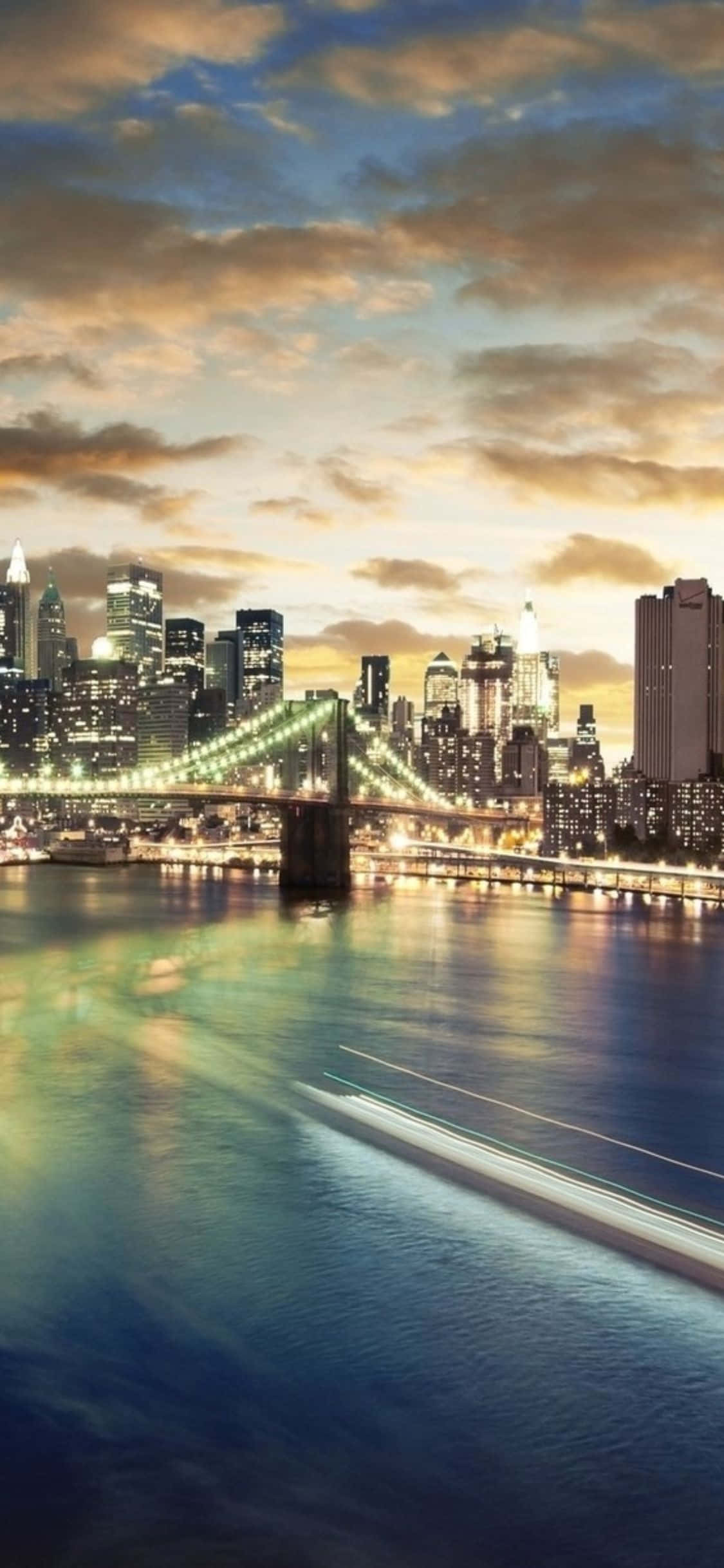 透過iPhone Xs鏡頭看紐約夜景天際線 壁紙
