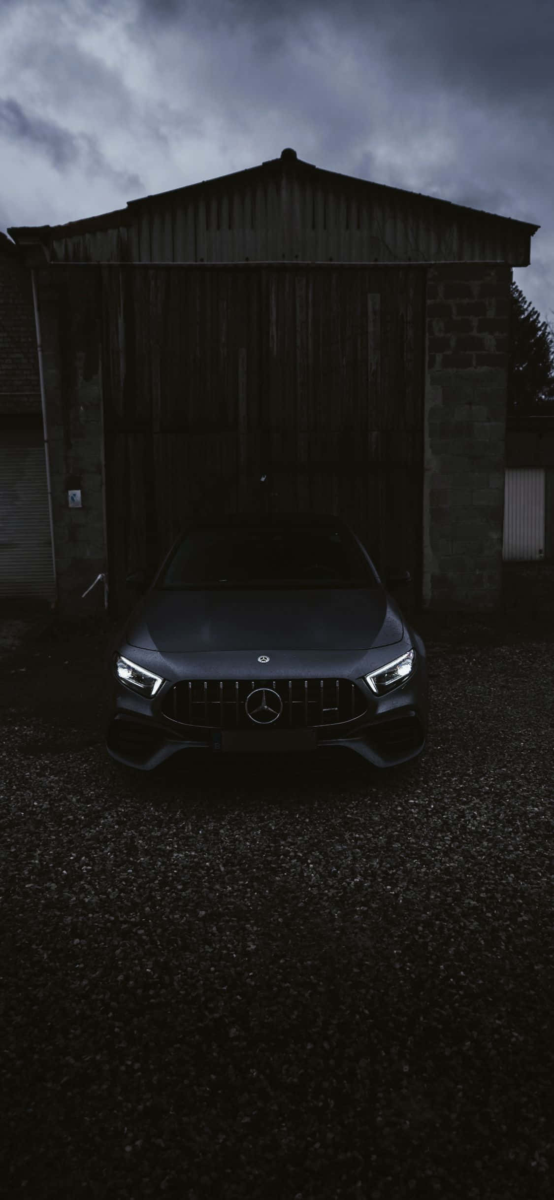 正面視角黑色 iPhone Xs Mercedes AMG 背景 壁紙