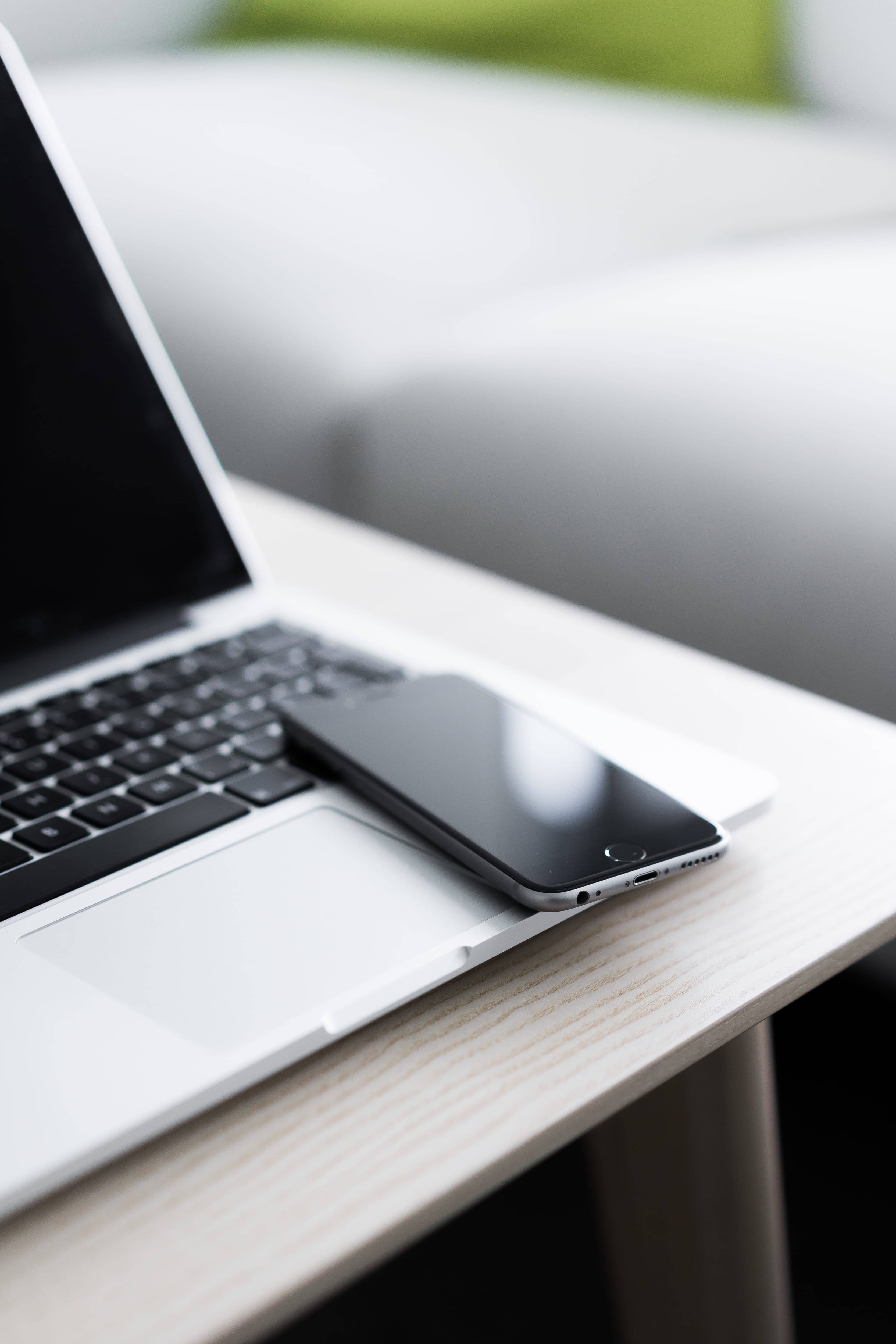 iPhone桌面与MacBook 壁紙