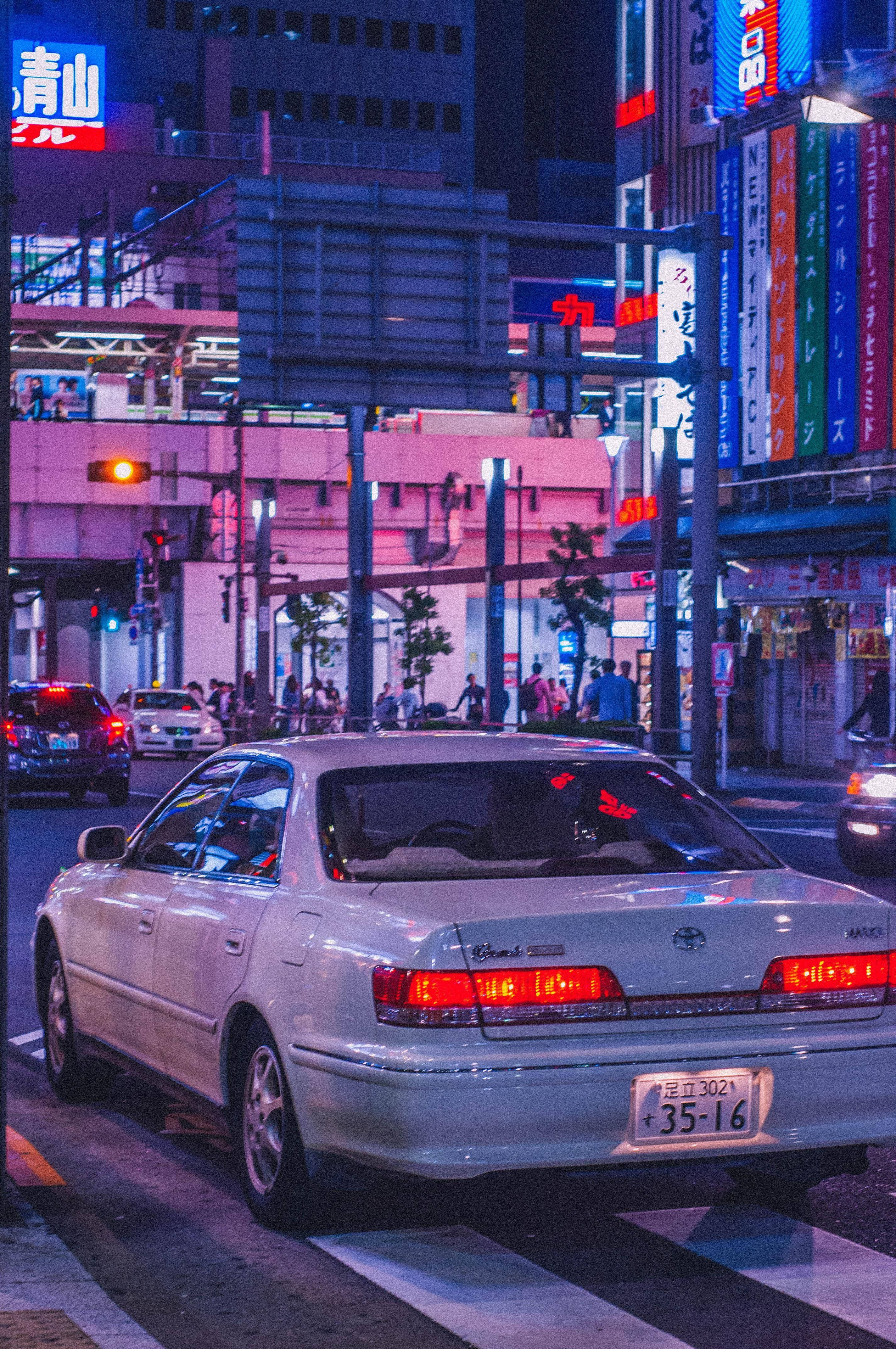 JDM 車款在唯美夜色城市中 壁紙
