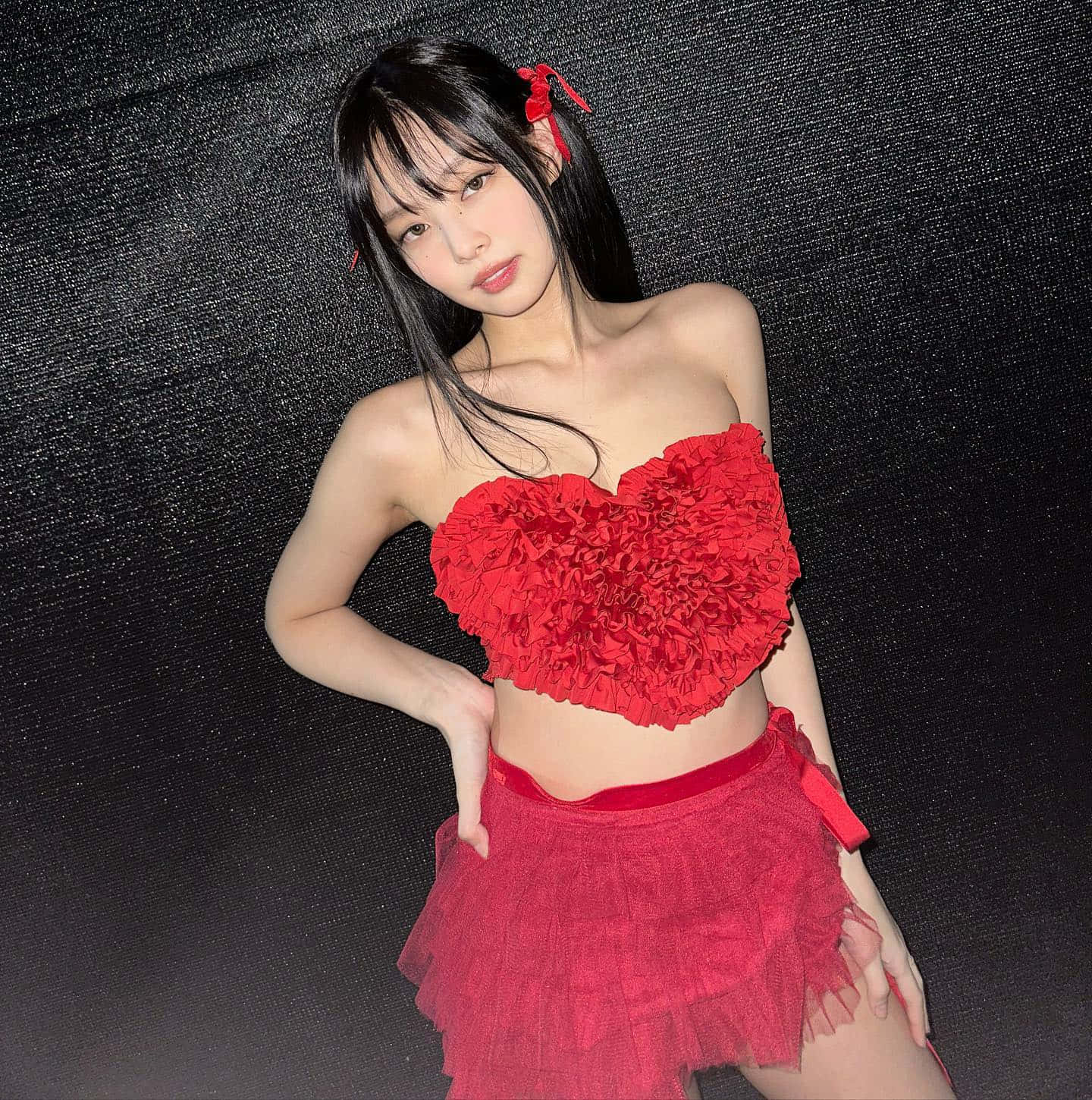 性感紅衣Jennie Kim圖片 壁紙