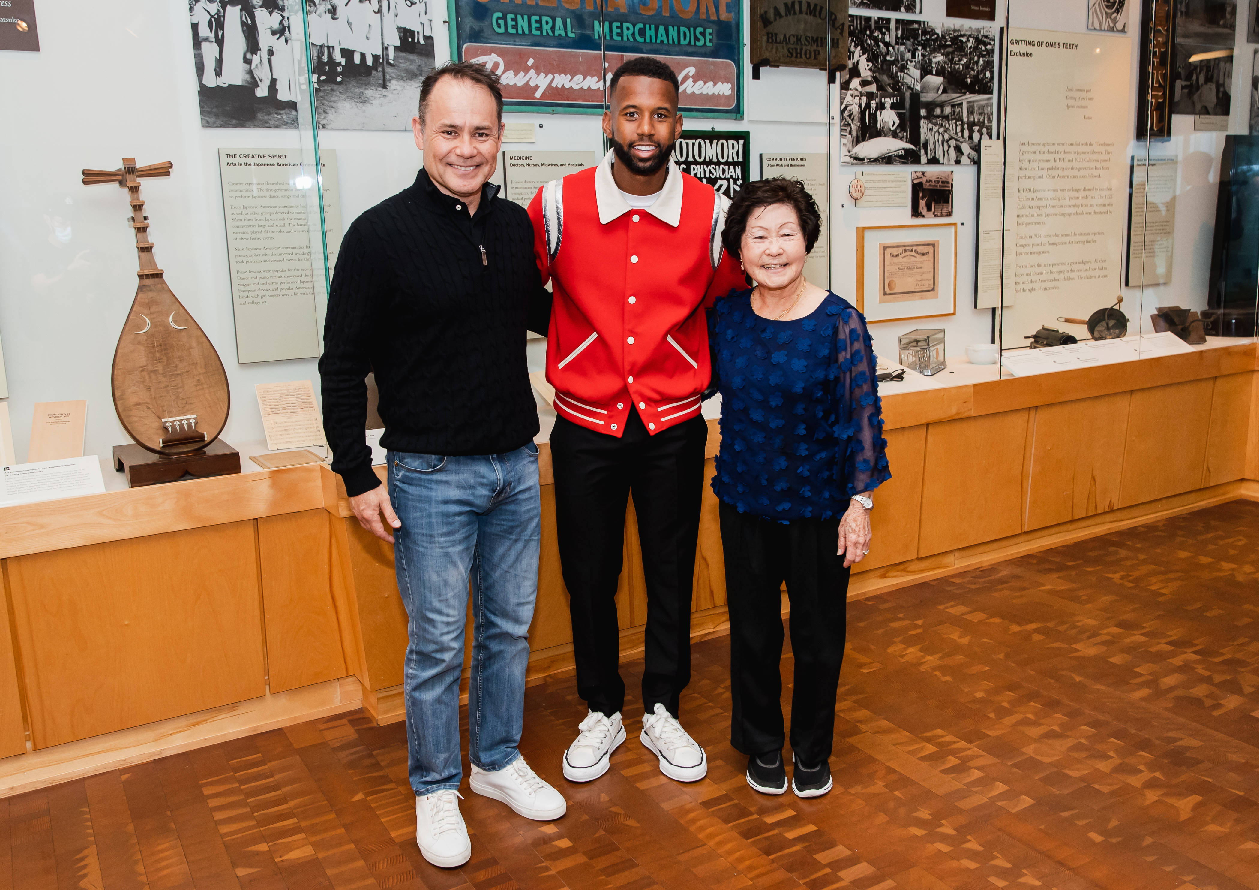 Kellyn Acosta 家庭合照 小东京 壁紙