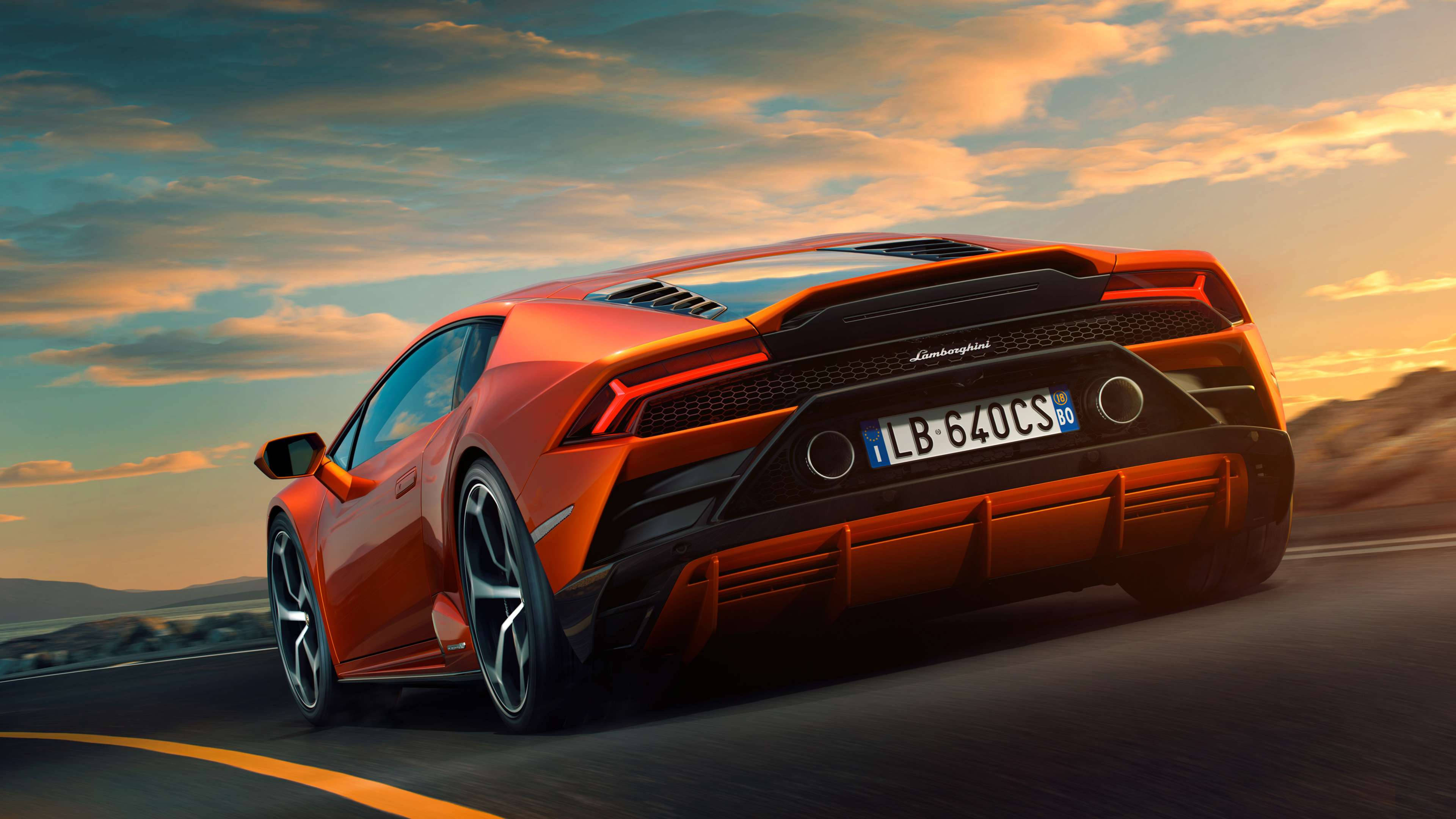 Lamborghini 金屬橙色跑車 4K 壁紙