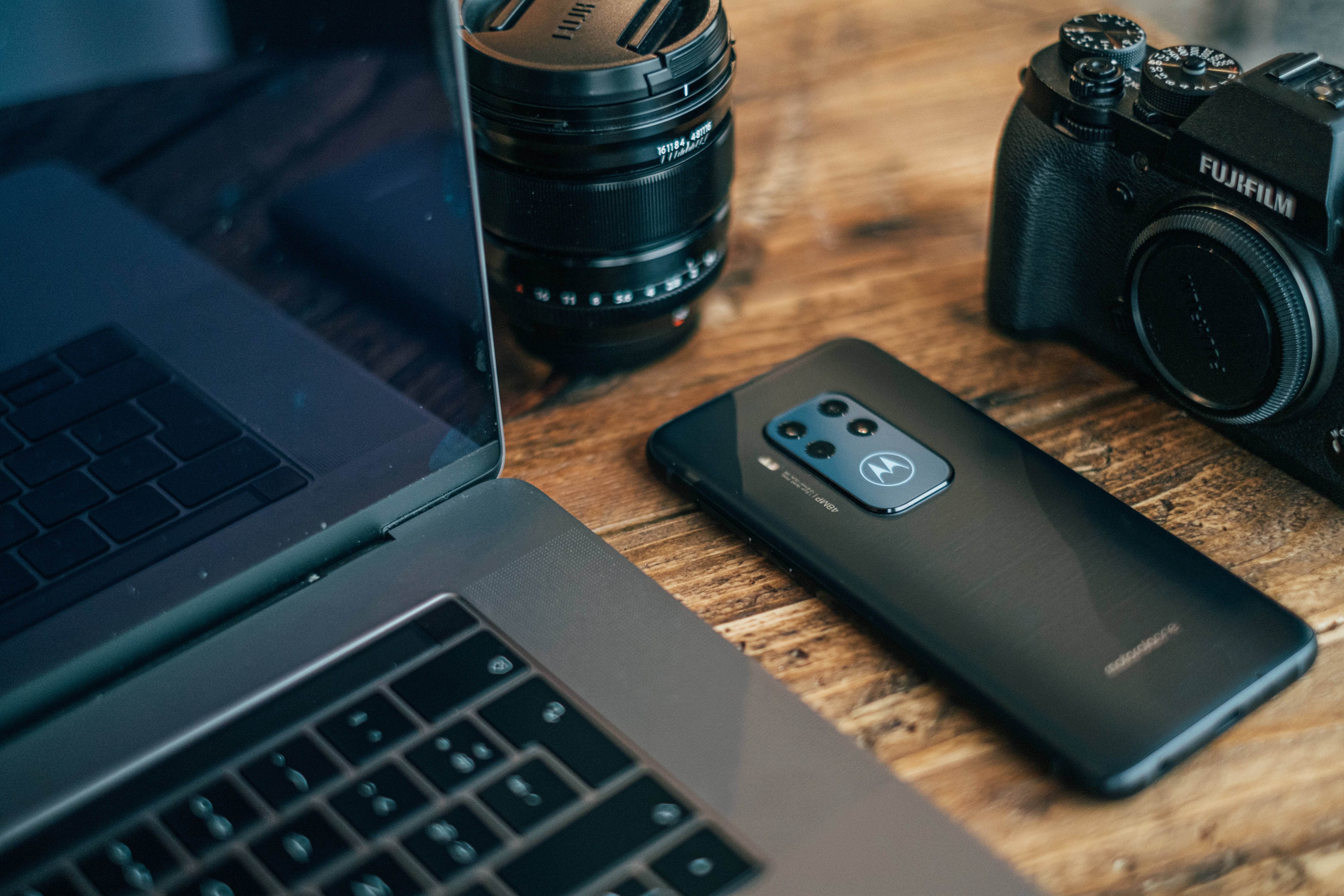 摩托羅拉與MacBook 壁紙
