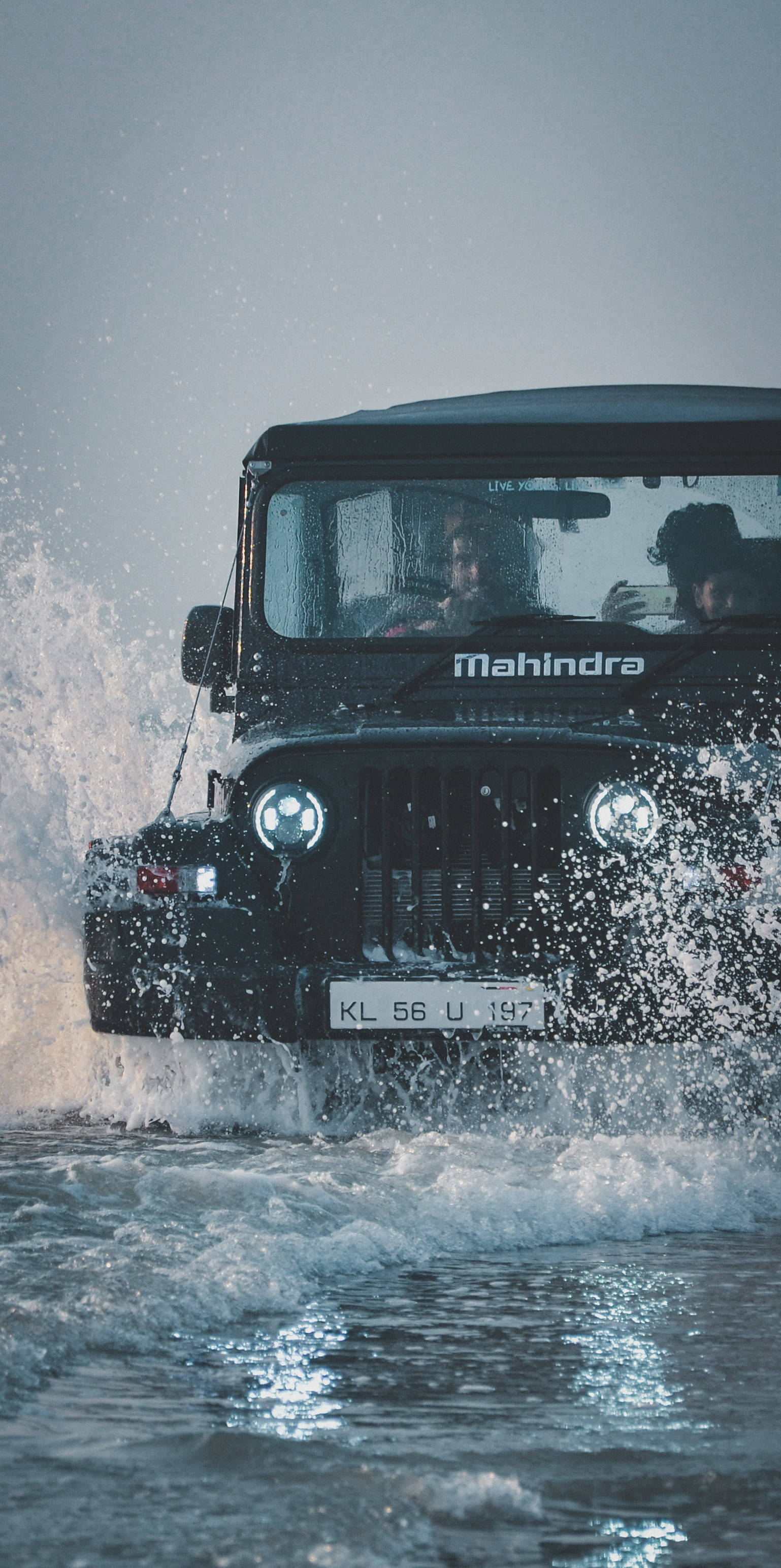 終極越野冒險 – Mahindra Thar 4K 動態馳騁 壁紙
