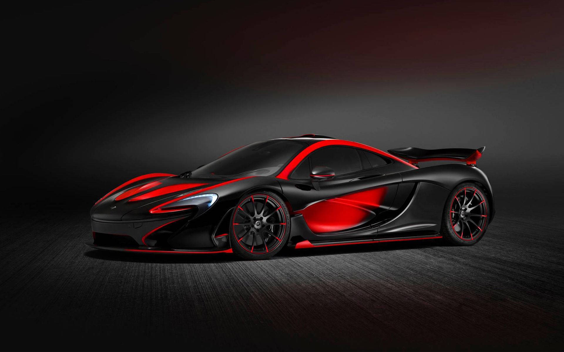 酷炫红黑灰McLaren P1汽车 壁紙