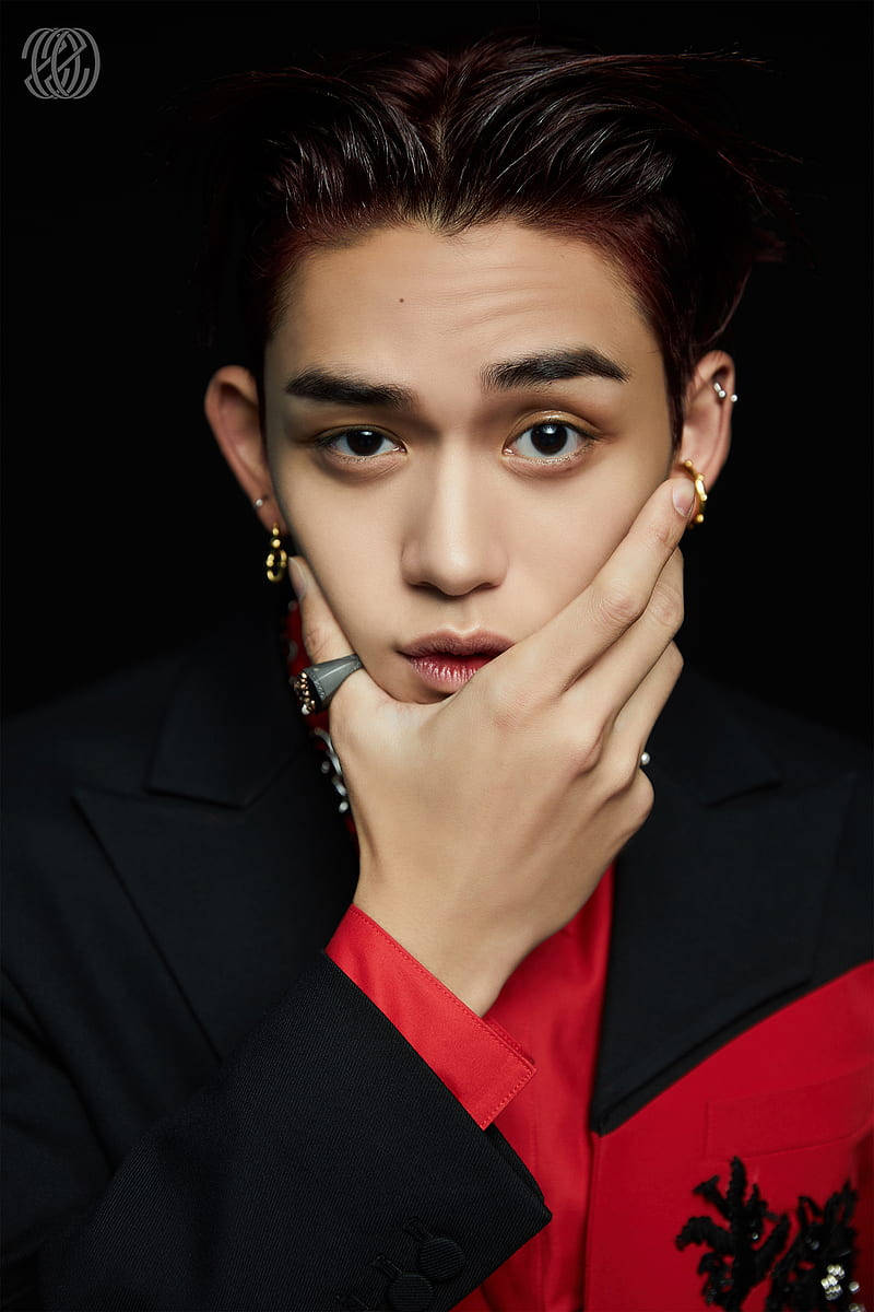 NCT Lucas 挑眉瞬間 壁紙