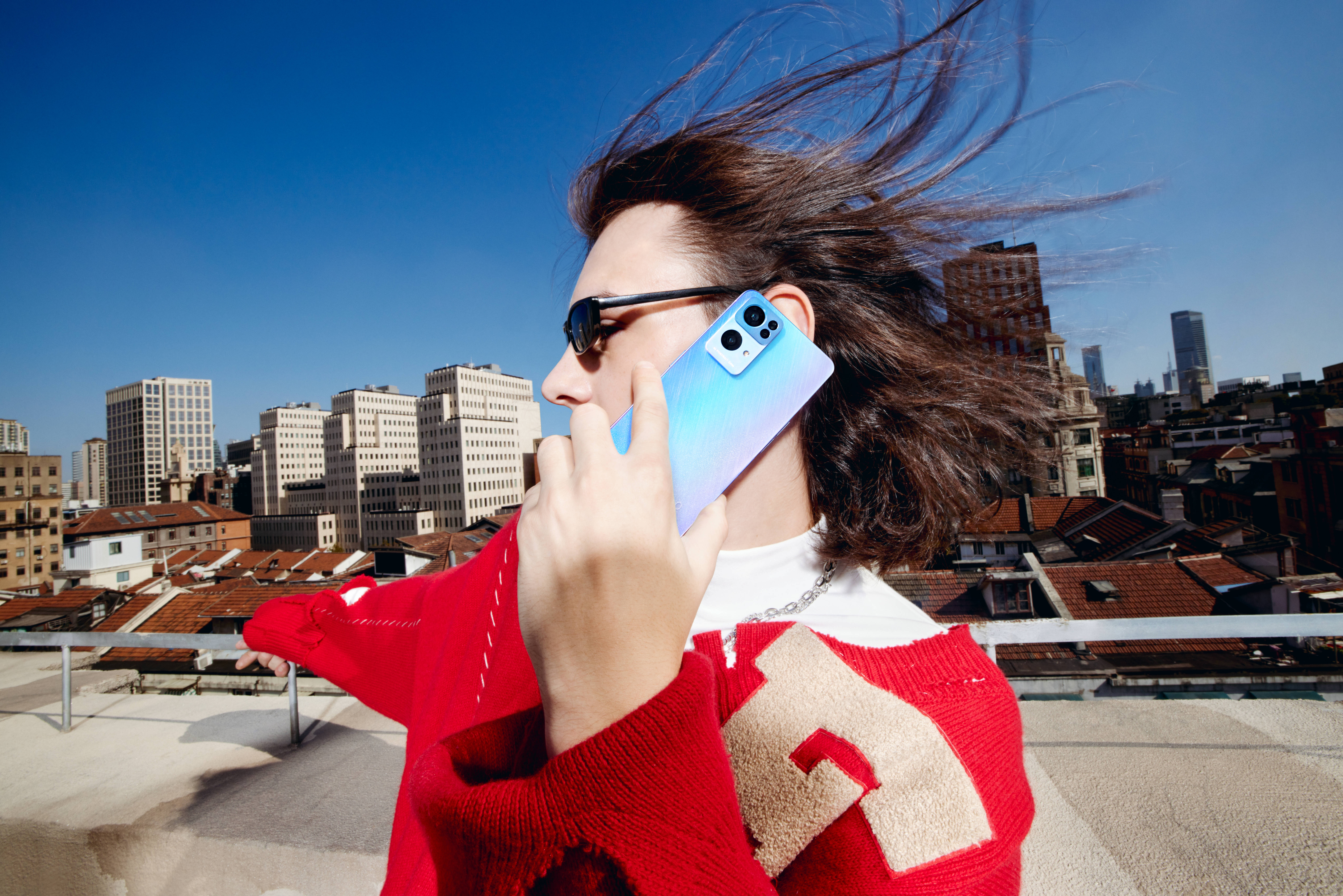通话中的Oppo Reno7 壁紙